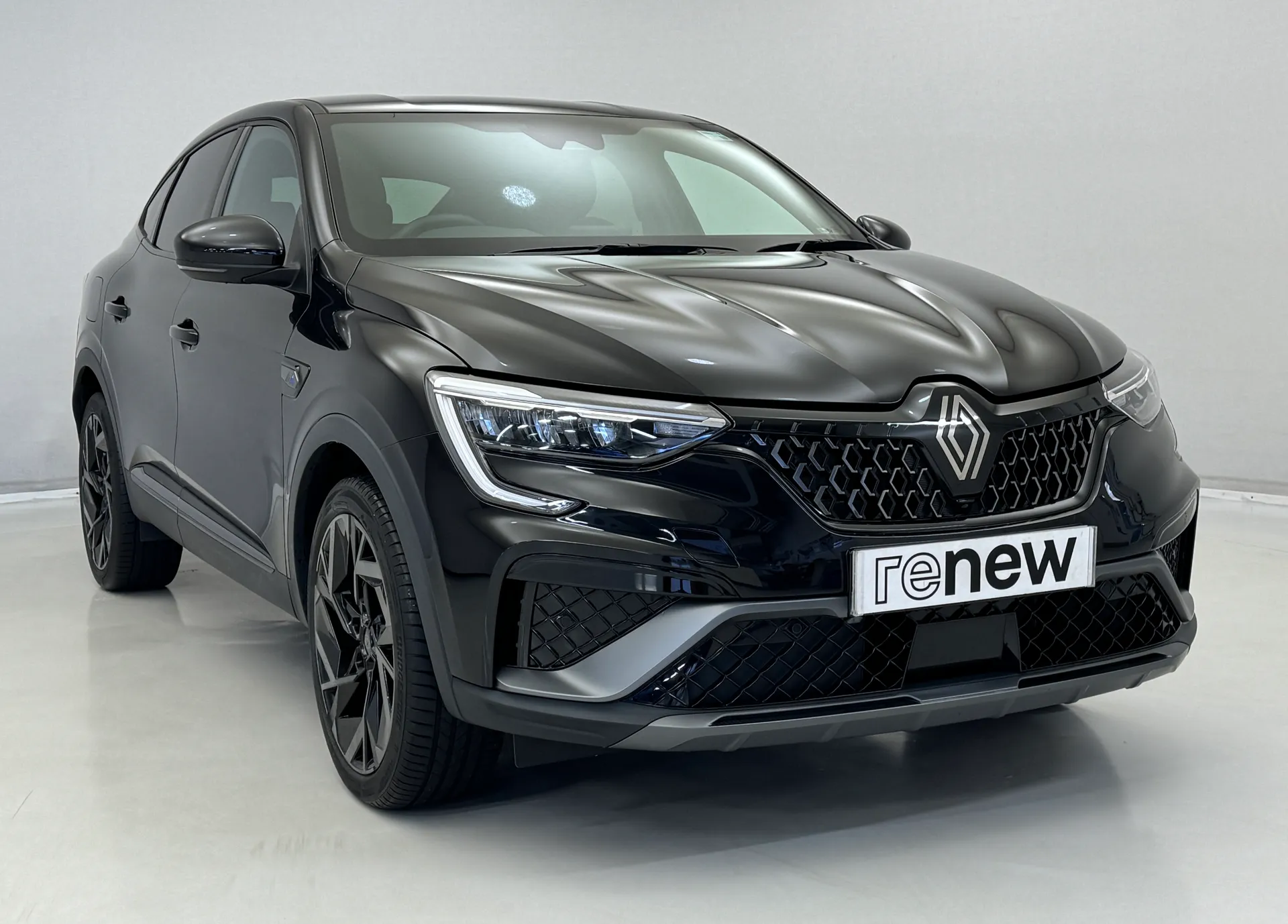 CK74FUF Renault ARKANA 1.6 E-Tech FHEV 145 Esprit Alpine 5dr Auto Image #1