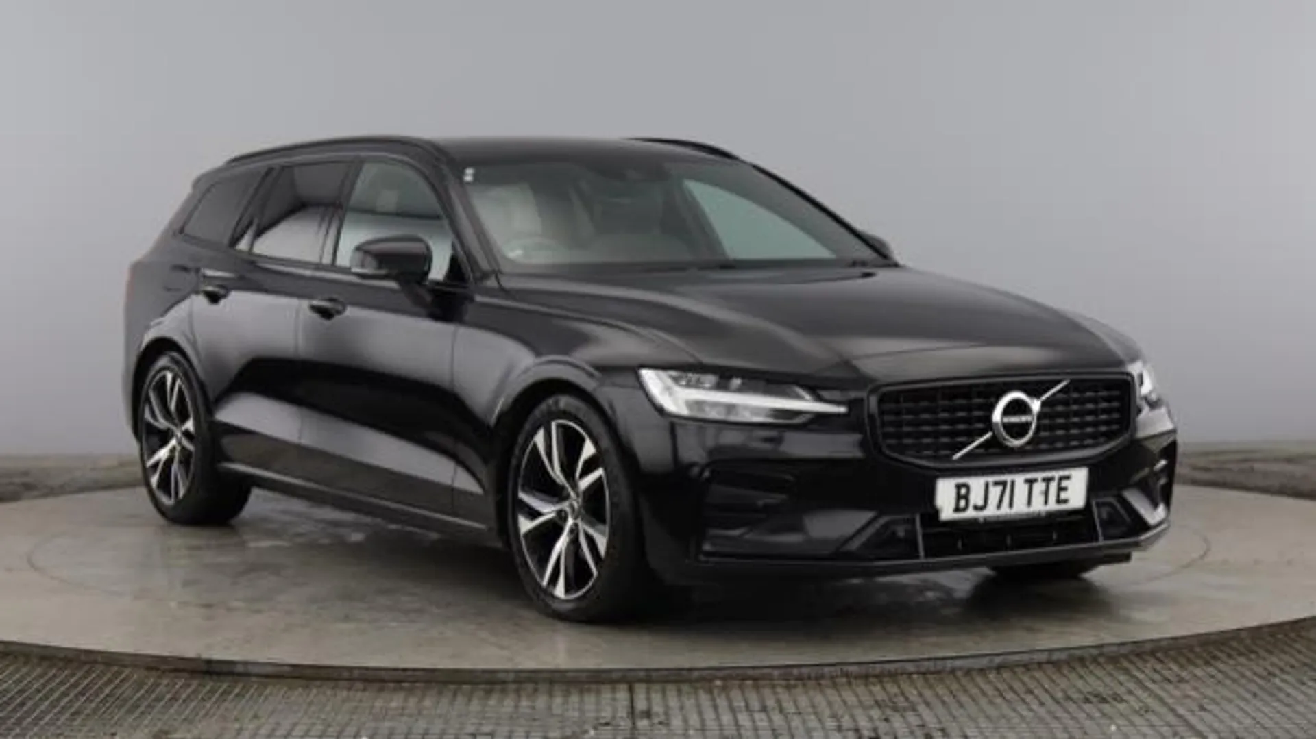 BJ71TTE Volvo V60 2.0 B4D R DESIGN 5dr Auto Image #1