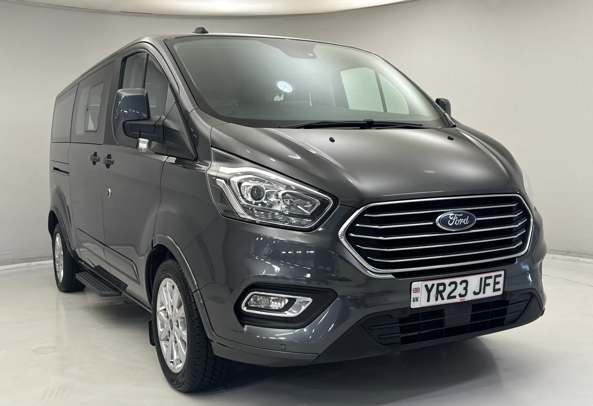 YR23JFE Ford Tourneo Custom 2.0 EcoBlue 130ps L/R 9 Seater Titanium Auto Image #1