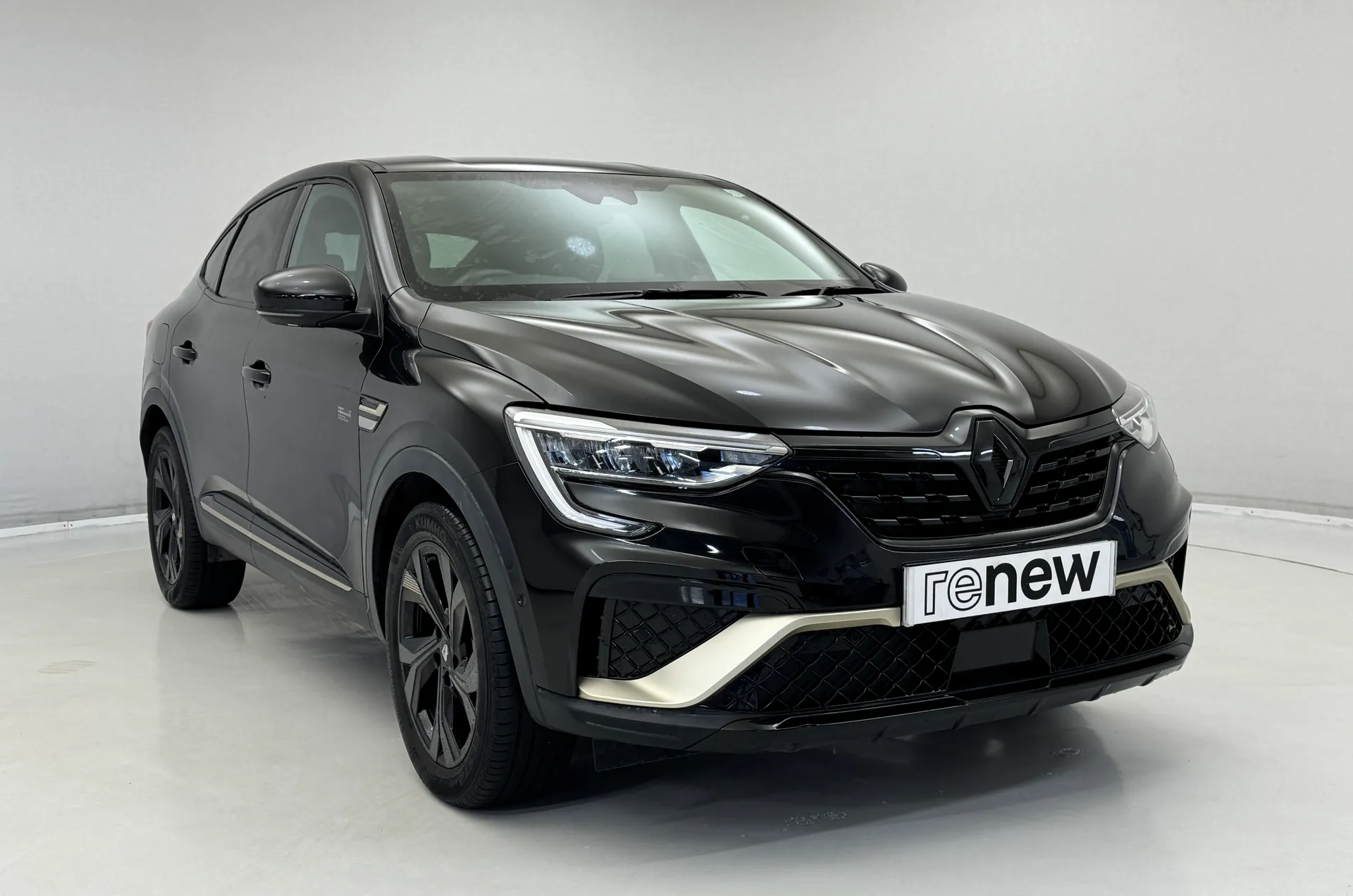 MK72CWJ Renault ARKANA 1.6 E-Tech full hybrid 145 Engineered 5dr Auto Image #1