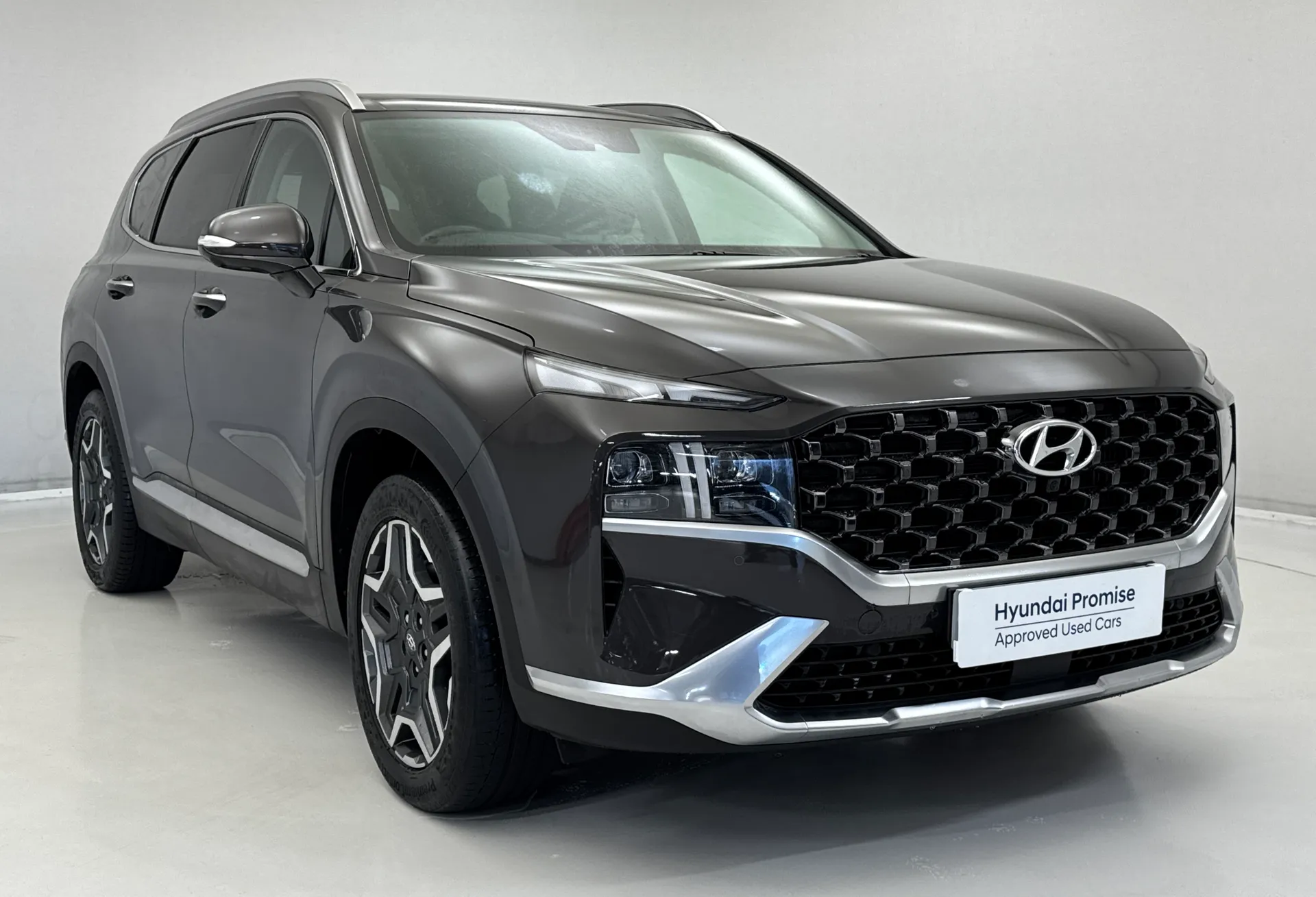 DS23XGX Hyundai Santa Fe 1.6 TGDi Hybrid Ultimate 5dr 4WD Auto Image #1