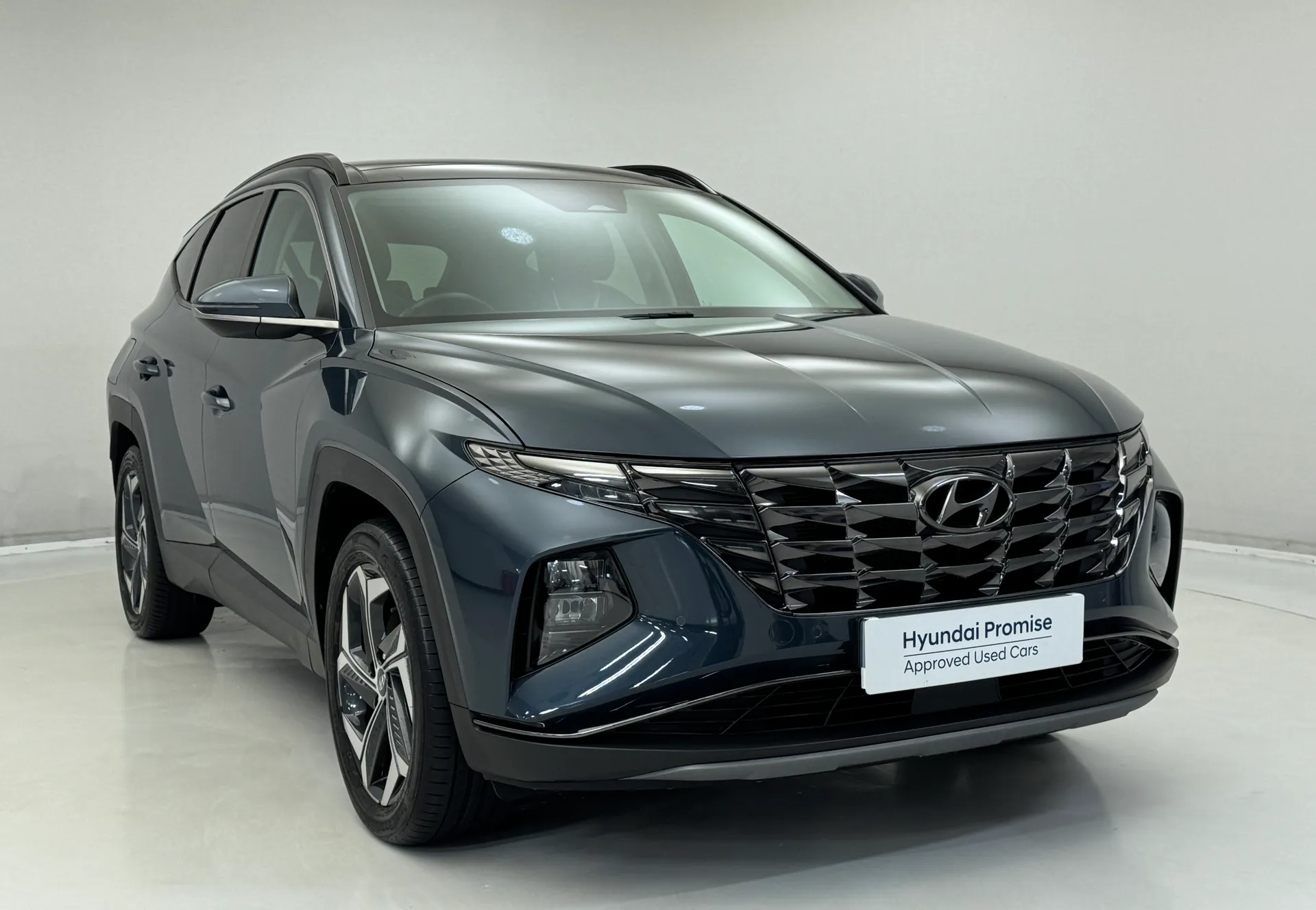 FD71PXB Hyundai Tucson 1.6 TGDi Plug-in Hybrid Ultimate 5dr 4WD Auto Image #1