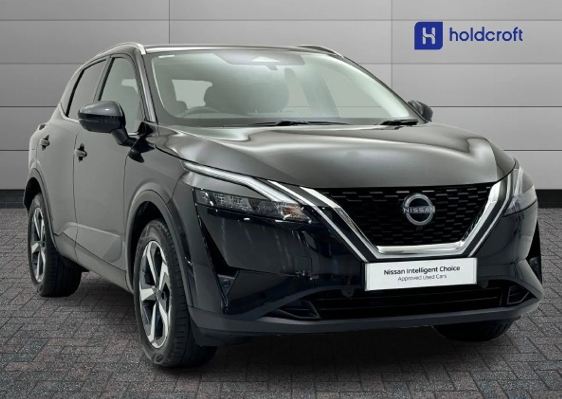 YC72VFH Nissan Qashqai 1.3 DiG-T MH N-Connecta [Glass Roof] 5dr Image #1