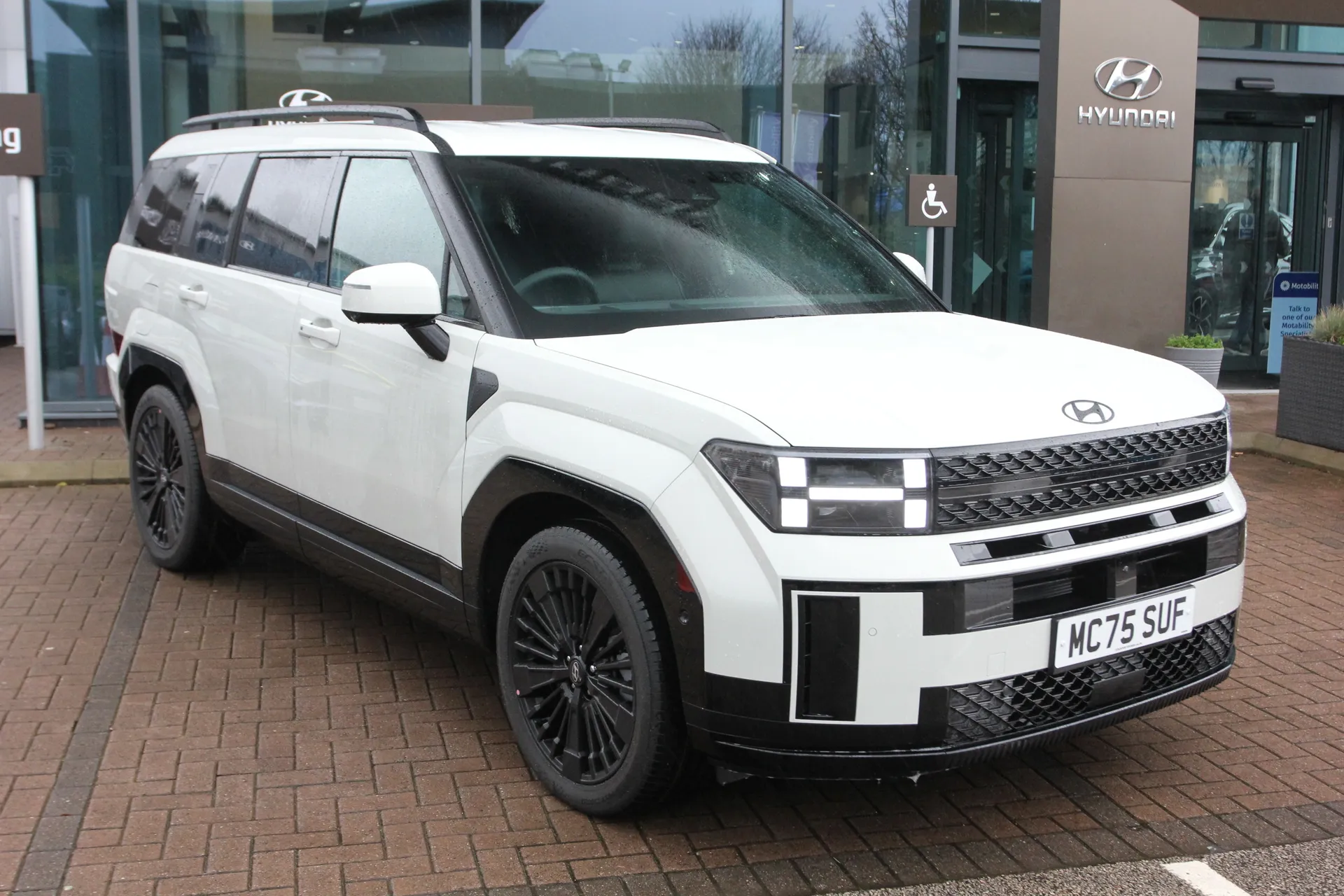 MC75SUF Hyundai Santa Fe 1.6 TGDi Plug-in Hybrid Calligraphy 5dr 4WD Auto Image #1