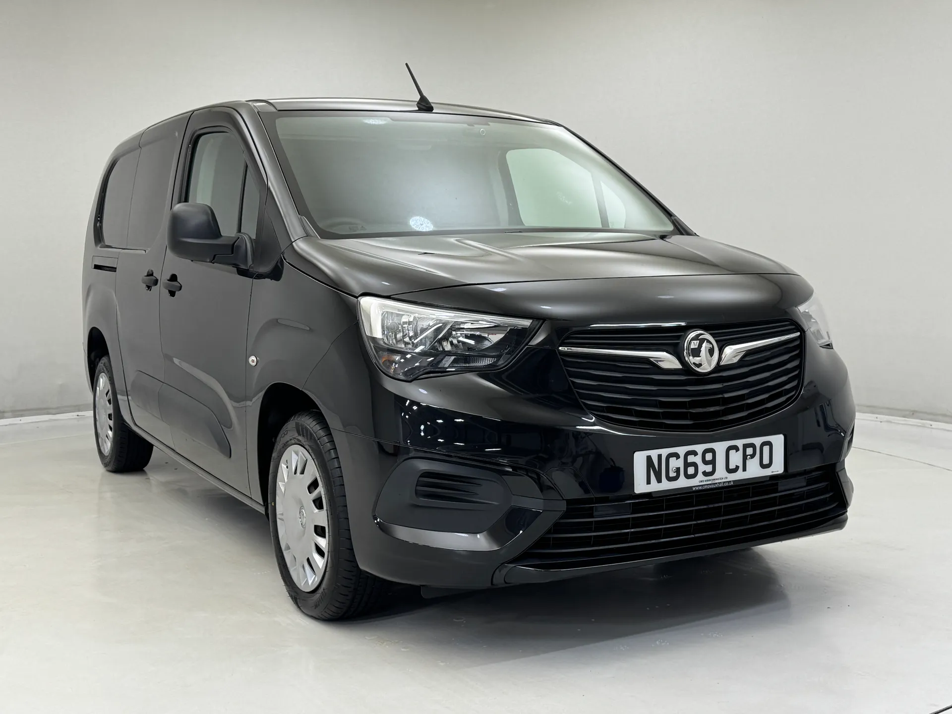 NG69CPO Vauxhall Combo Cargo 2300 1.5 Turbo D 100ps H1 Sportive Van Image #1