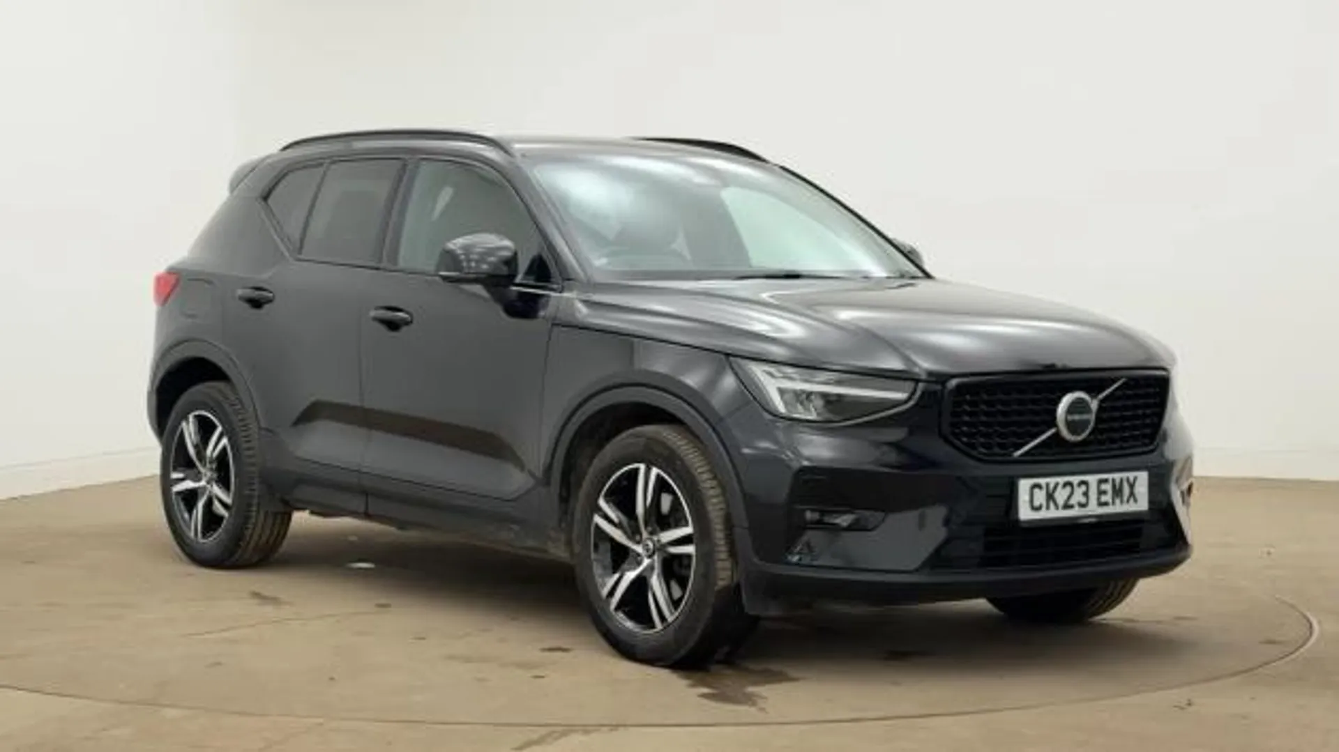 CK23EMX Volvo XC40 2.0 B3P Plus Dark 5dr Auto Image #1