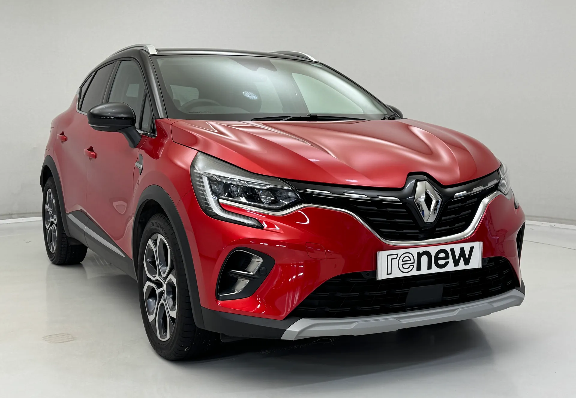 NG72XKE Renault Captur 1.6 E-Tech full hybrid 145 Techno 5dr Auto Image #1