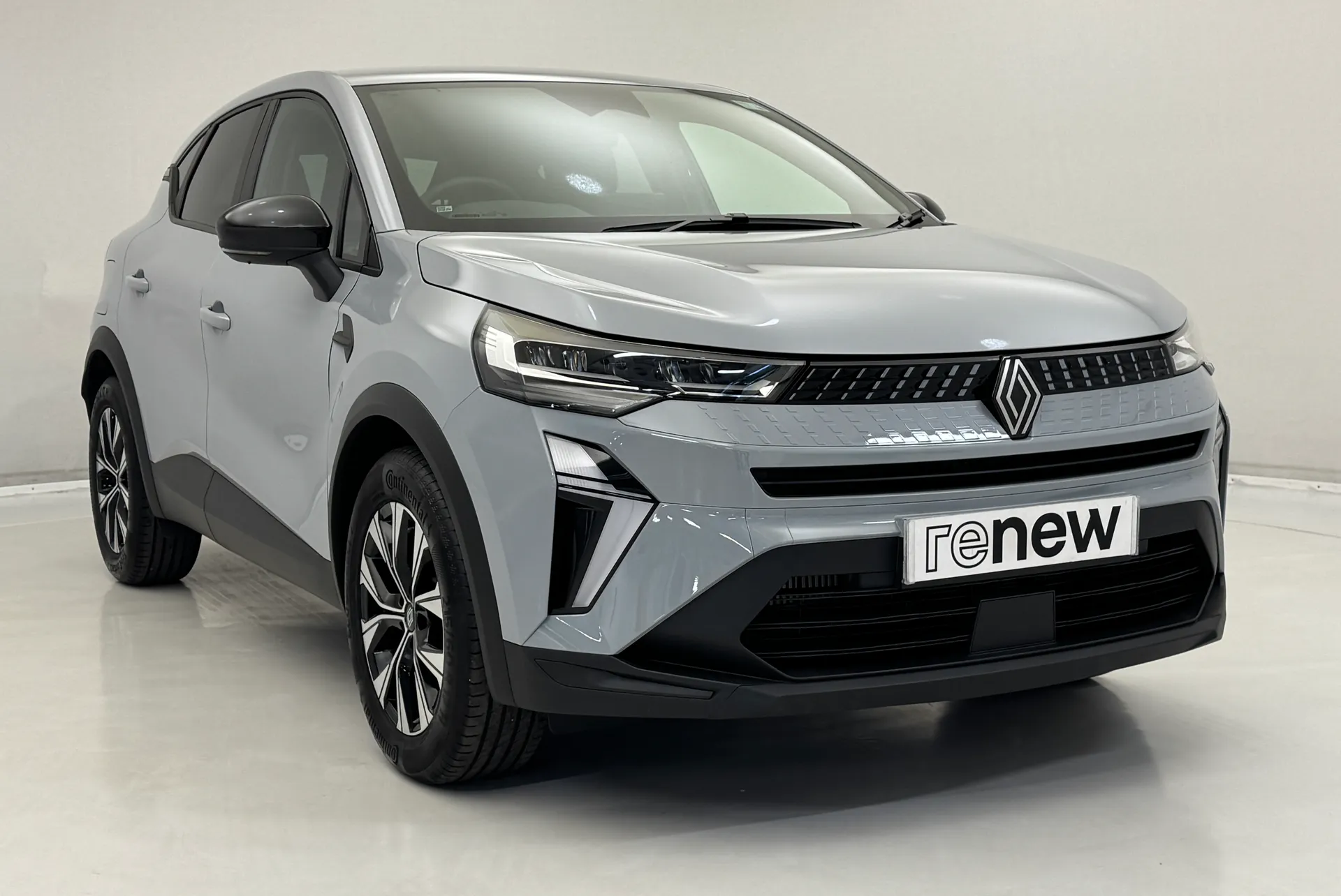 SY75YPL Renault Captur 1.2 TCE 115 Evolution 5dr Image #1