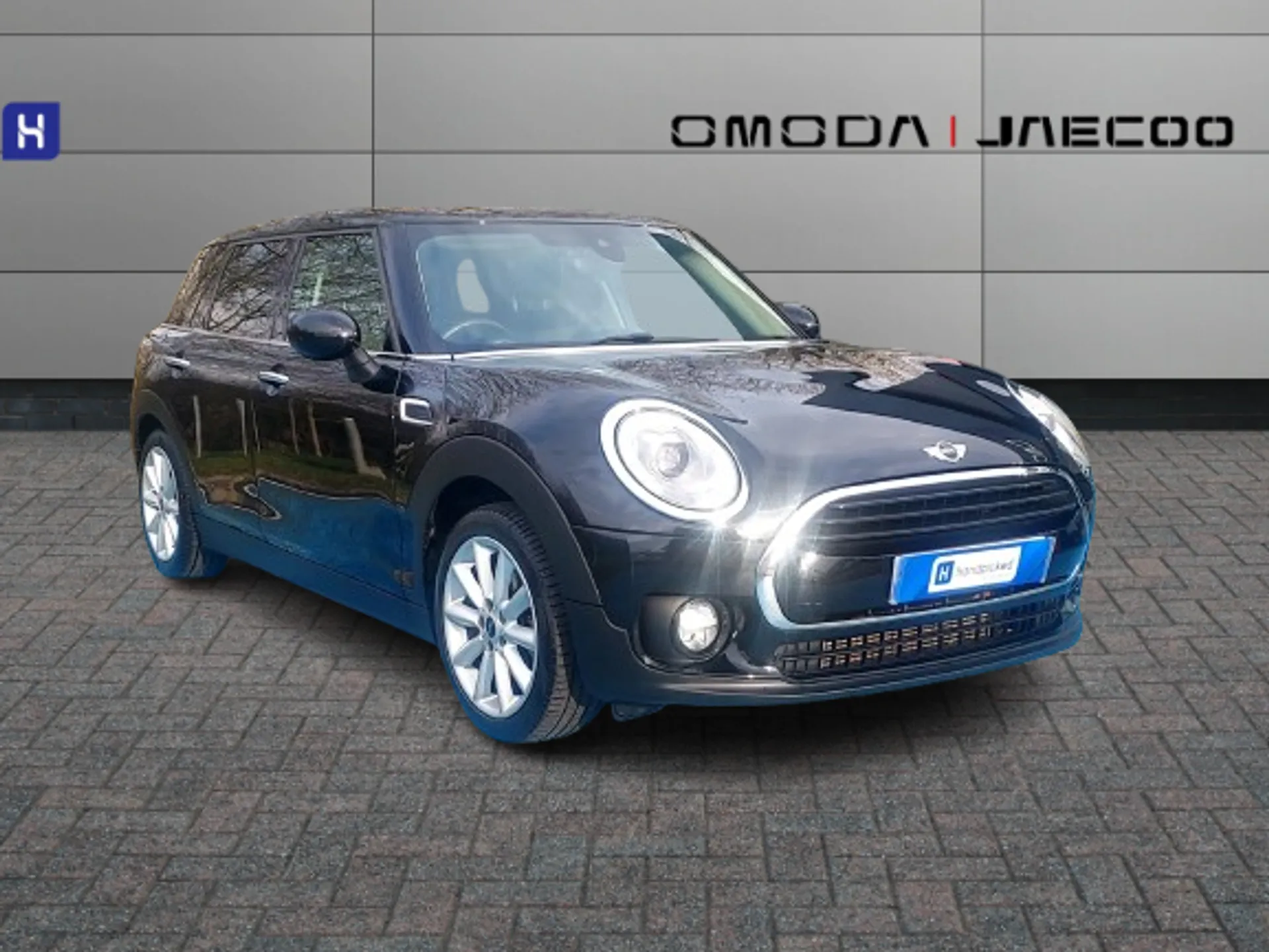 LA17UPH Mini Clubman 1.5 Cooper 6dr Auto Image #1