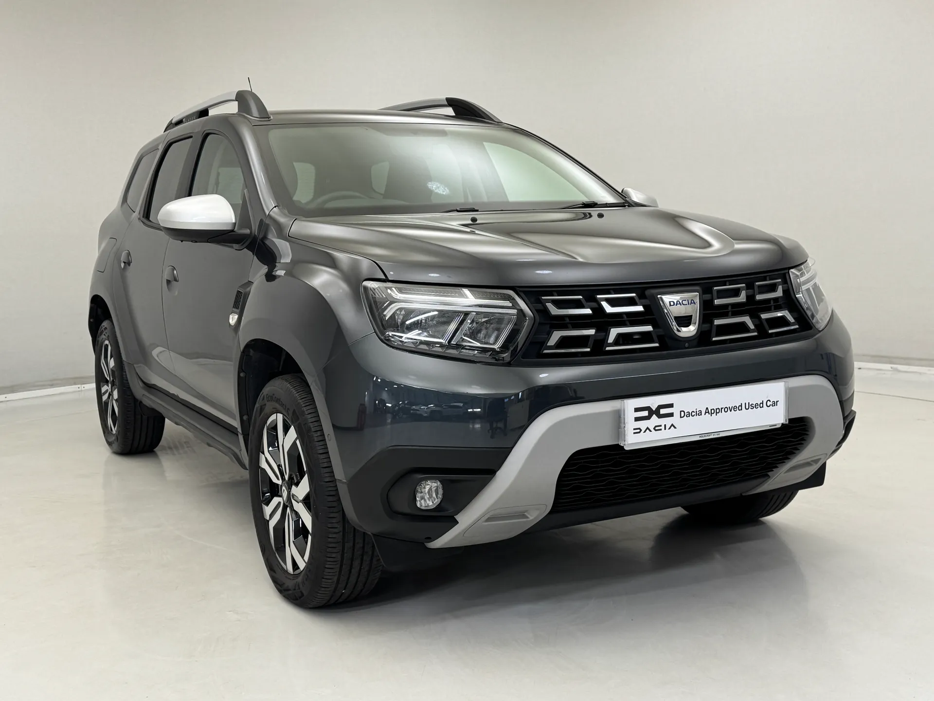 DL22GWJ Dacia Duster 1.3 TCe 130 Prestige 5dr Image #1
