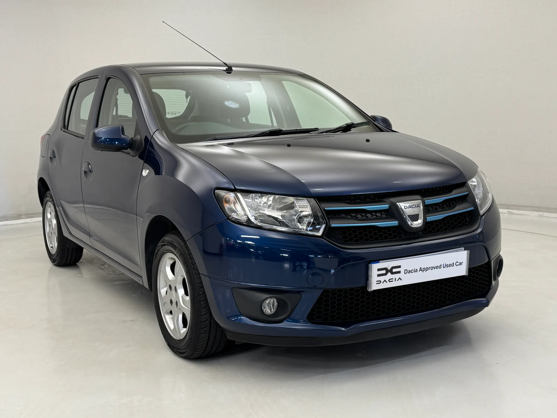 DS16TMU Dacia Sandero 0.9 TCe Laureate 5dr [Start Stop] Image #1