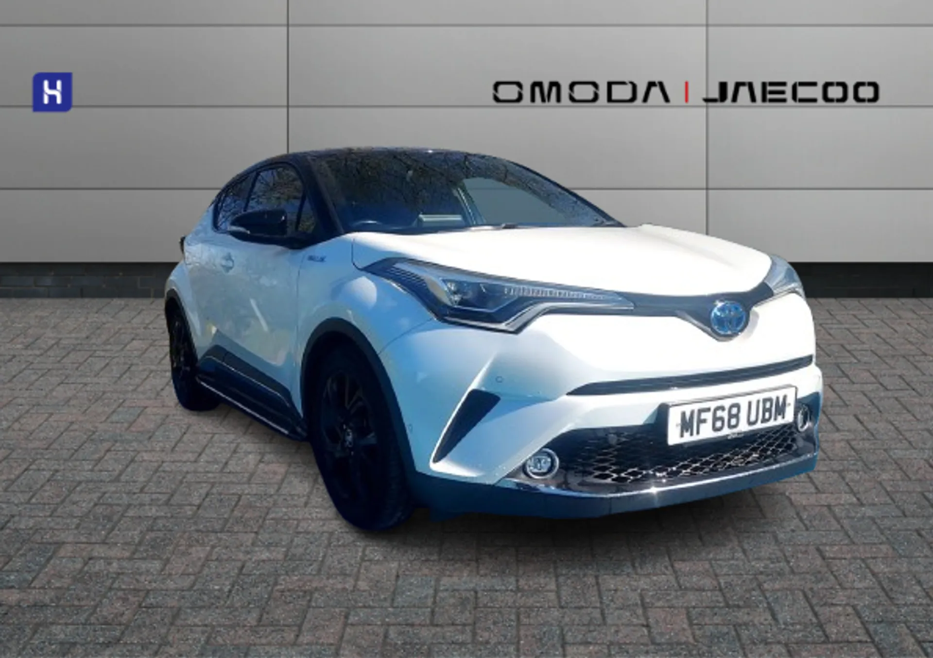 MF68UBM Toyota C-HR 1.8 Hybrid Dynamic 5dr CVT Image #1