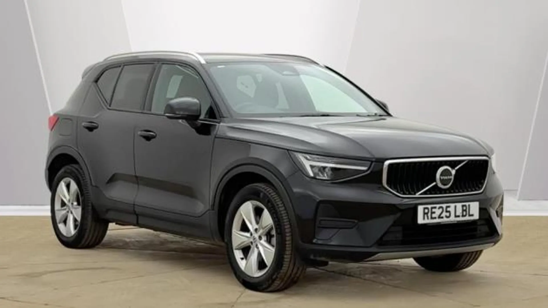 RE25LBL Volvo XC40 2.0 B3P Core 5dr Auto Image #1