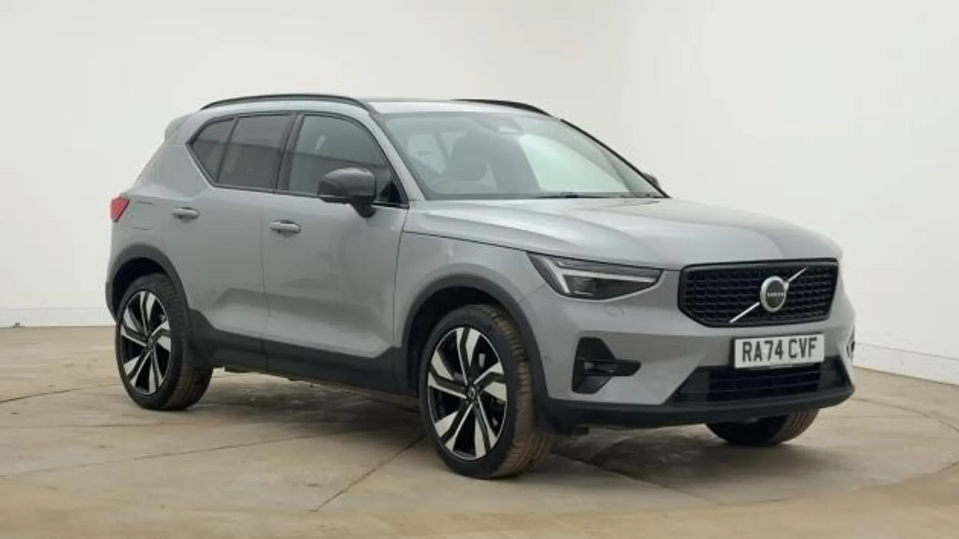 RA74CVF Volvo XC40 2.0 B4P Ultra Dark 5dr Auto Image #1