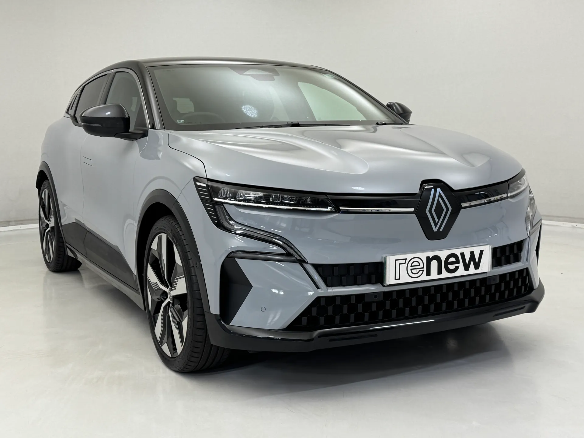 YB74LHZ Renault Megane E-Tech EV60 160kW Techno Comfort Range 60kWh 5dr Auto Image #1
