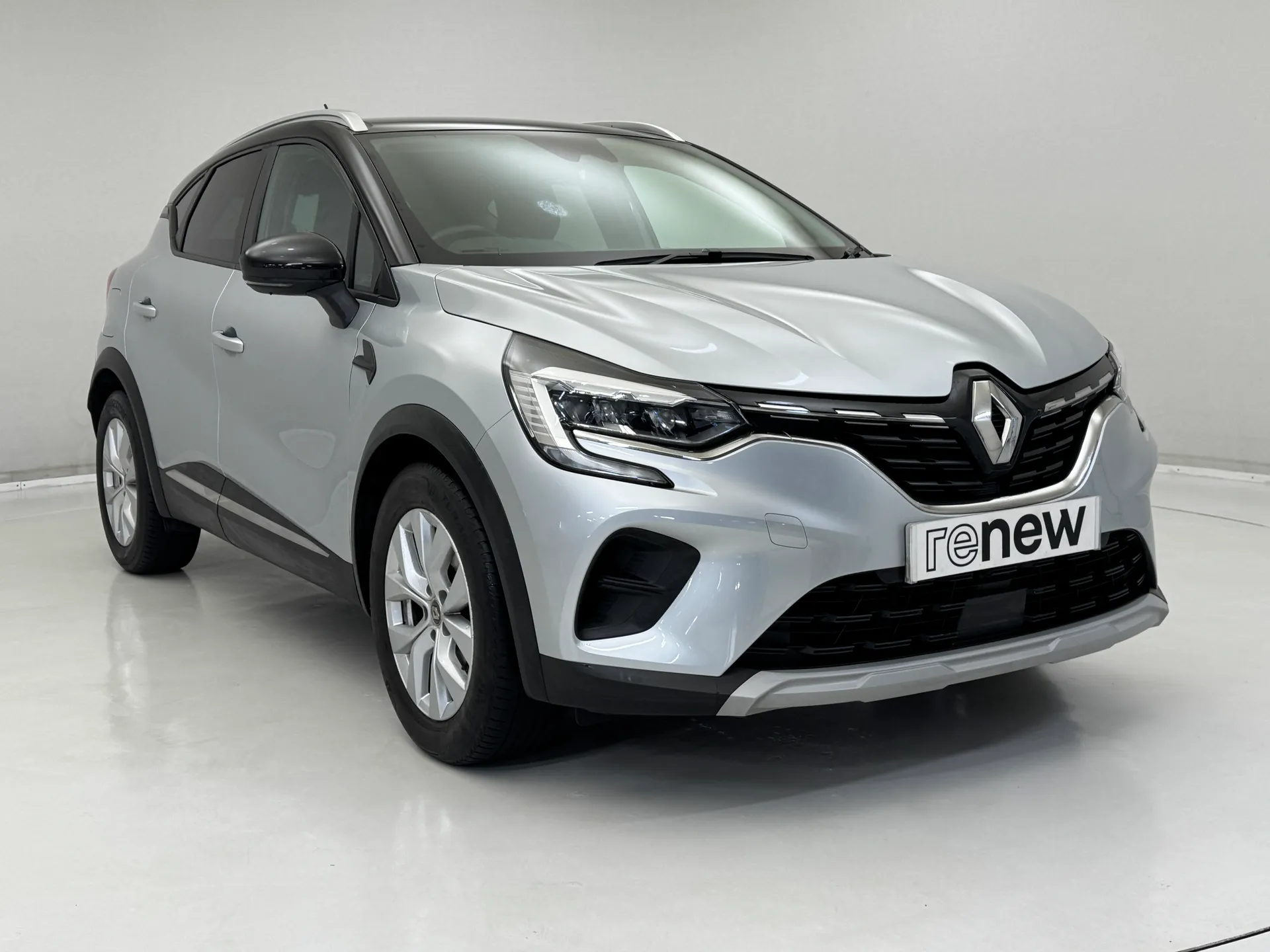 NG21HDE Renault Captur 1.3 TCE 140 Iconic 5dr Image #1