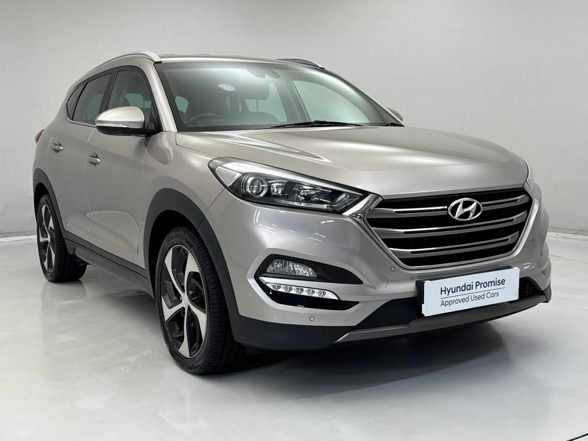YP16SFJ Hyundai Tucson 2.0 CRDi Premium 5dr Auto Image #1