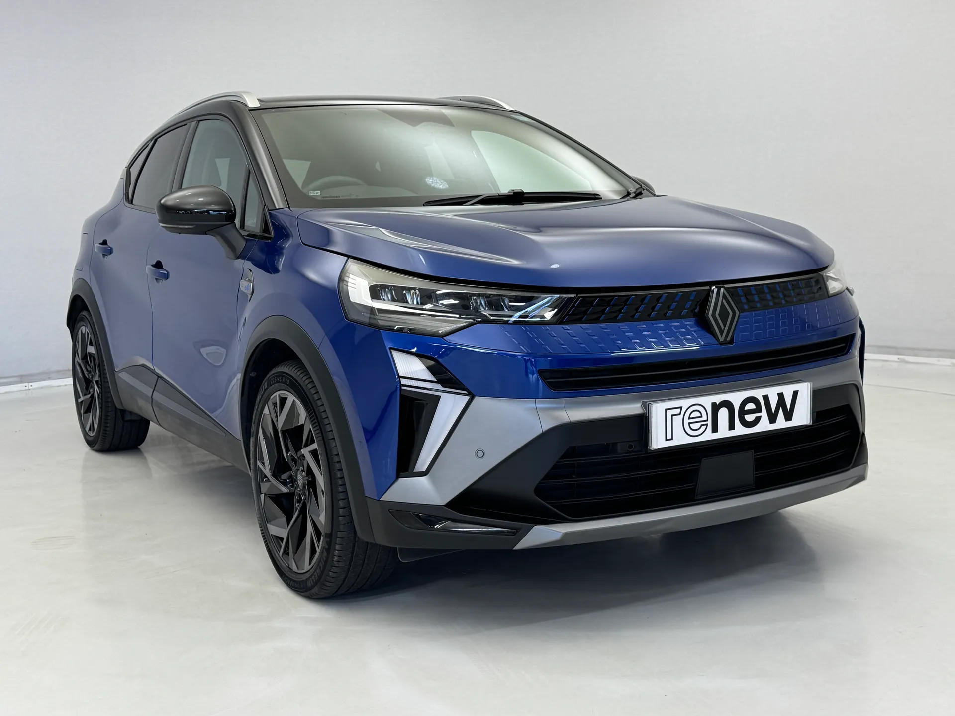 AF74DVW Renault Captur 1.6 E-Tech Full Hybrid 145 Esprit Alpine 5dr Auto Image #1