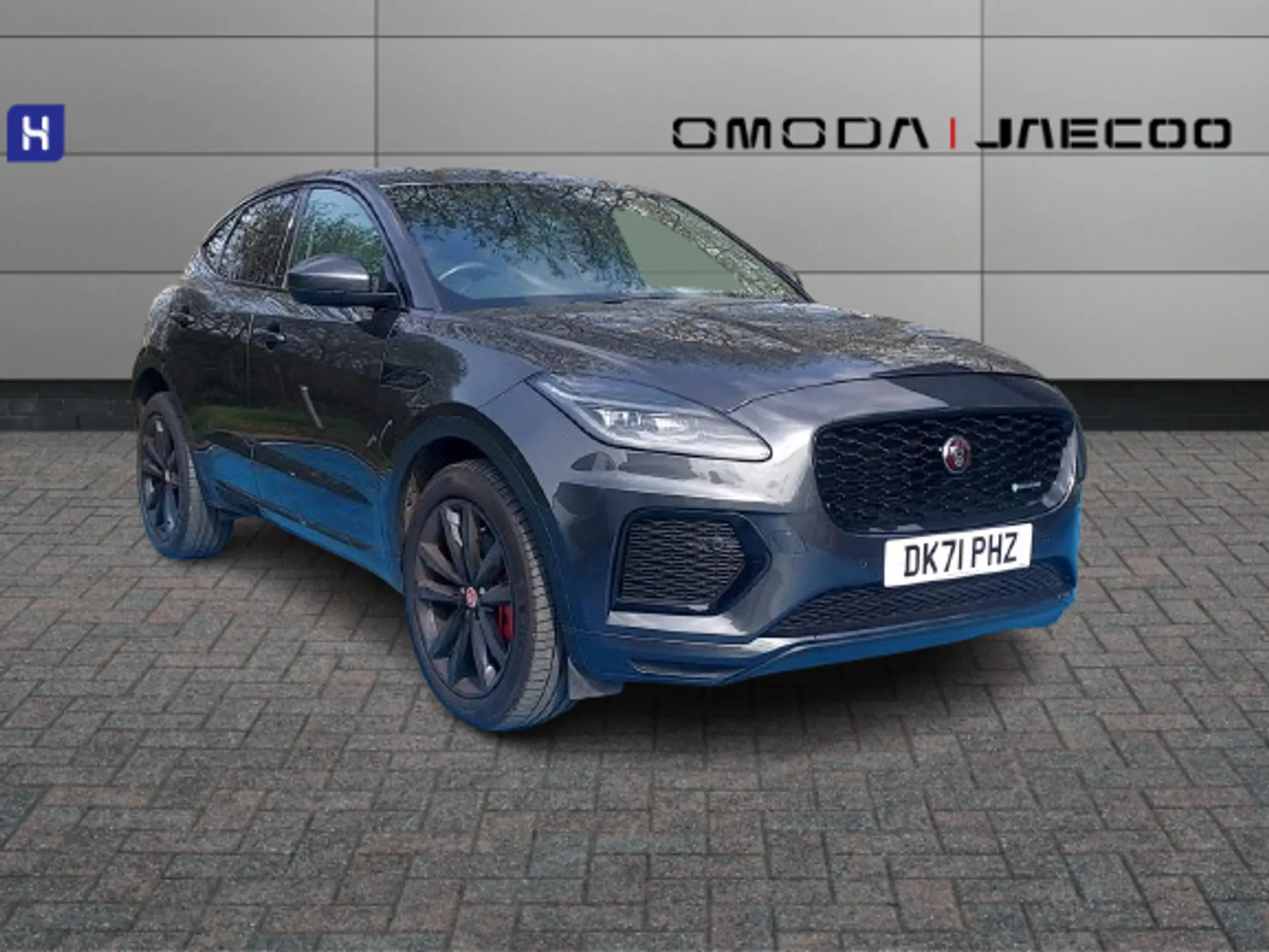DK71PHZ Jaguar E-Pace 2.0 D200 R-Dynamic SE 5dr Auto Image #1