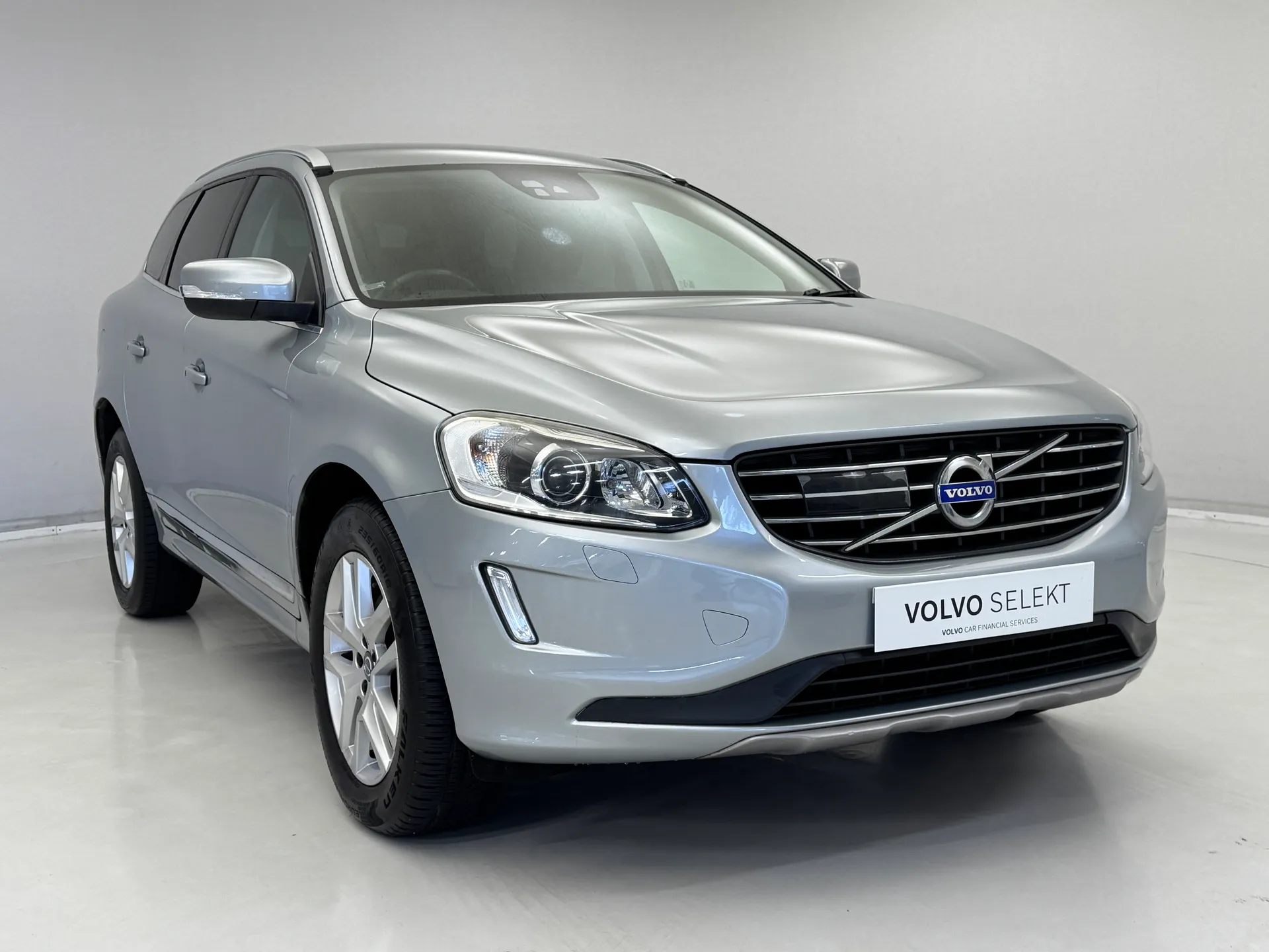 KV66PWX Volvo XC60 D5 [220] SE Lux Nav 5dr AWD Image #1