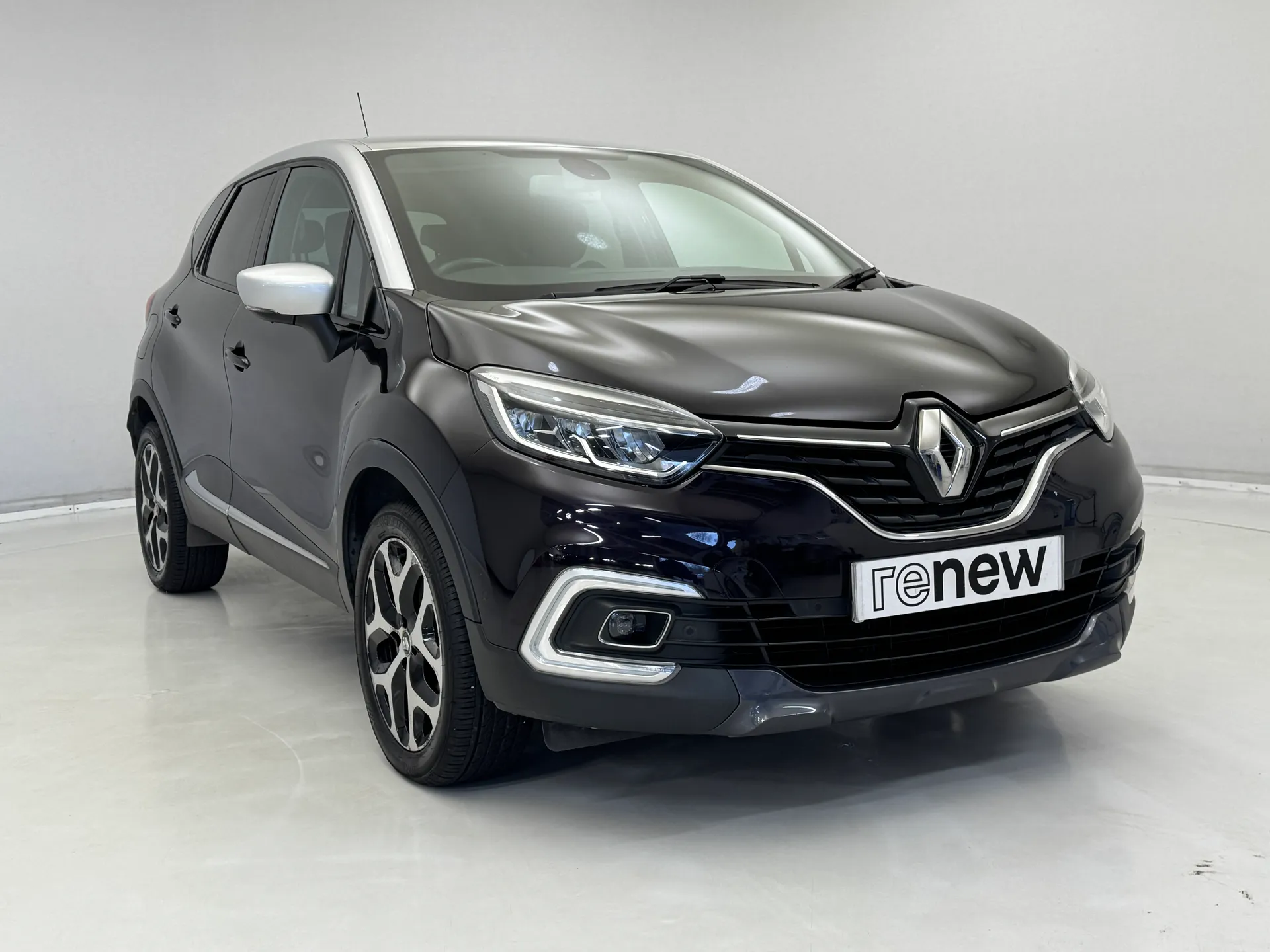 CY67GDZ Renault Captur 1.5 dCi 110 Signature S Nav 5dr Image #1