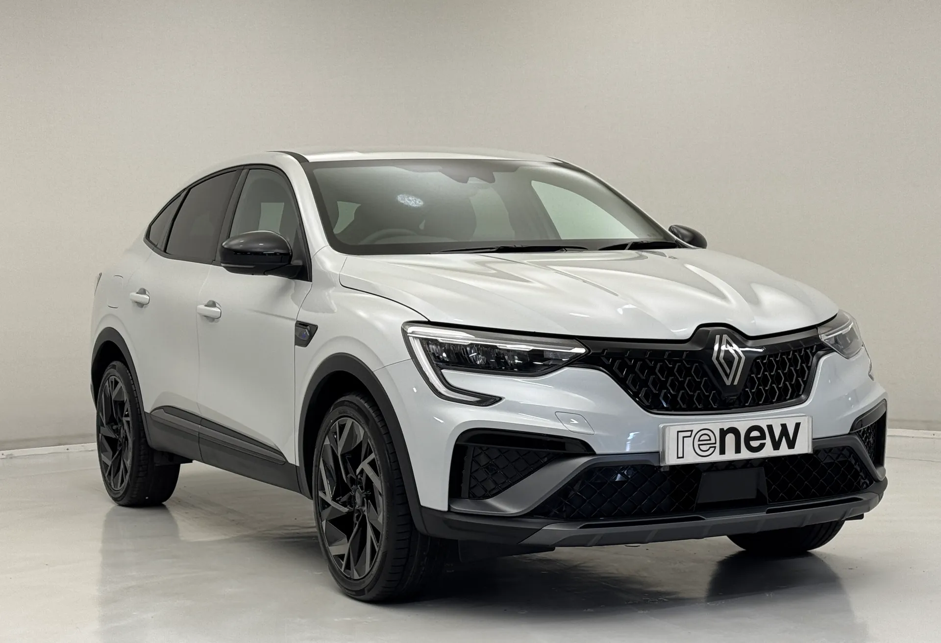 A15YXX Renault ARKANA 1.6 E-Tech FHEV 145 Esprit Alpine 5dr Auto Image #1