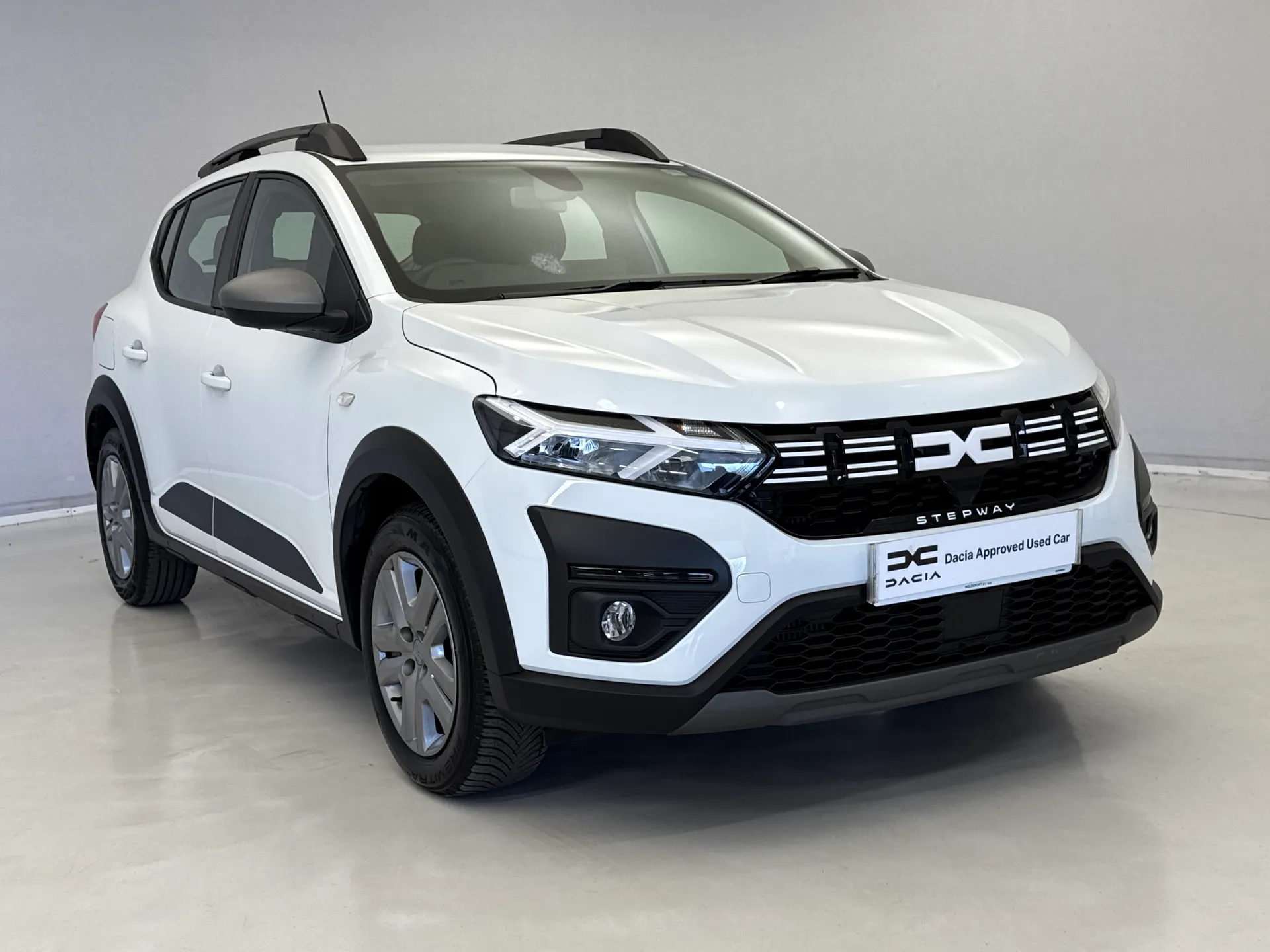 DY23FGU Dacia Sandero Stepway 1.0 TCe Expression 5dr Image #1