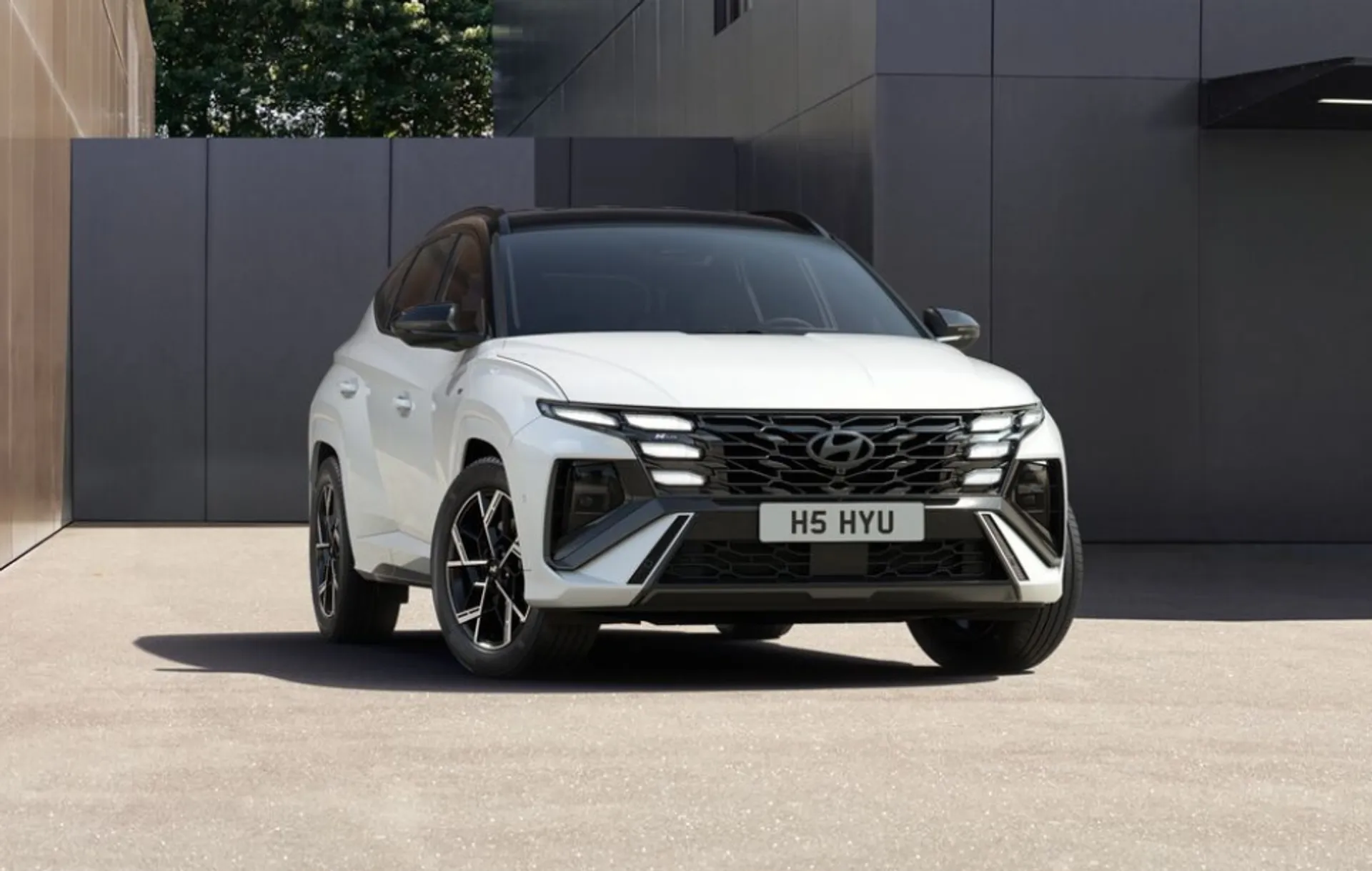  Hyundai Tucson Hybrid Black Line 1.6T 239PS Hybrid (BCH) Image #1