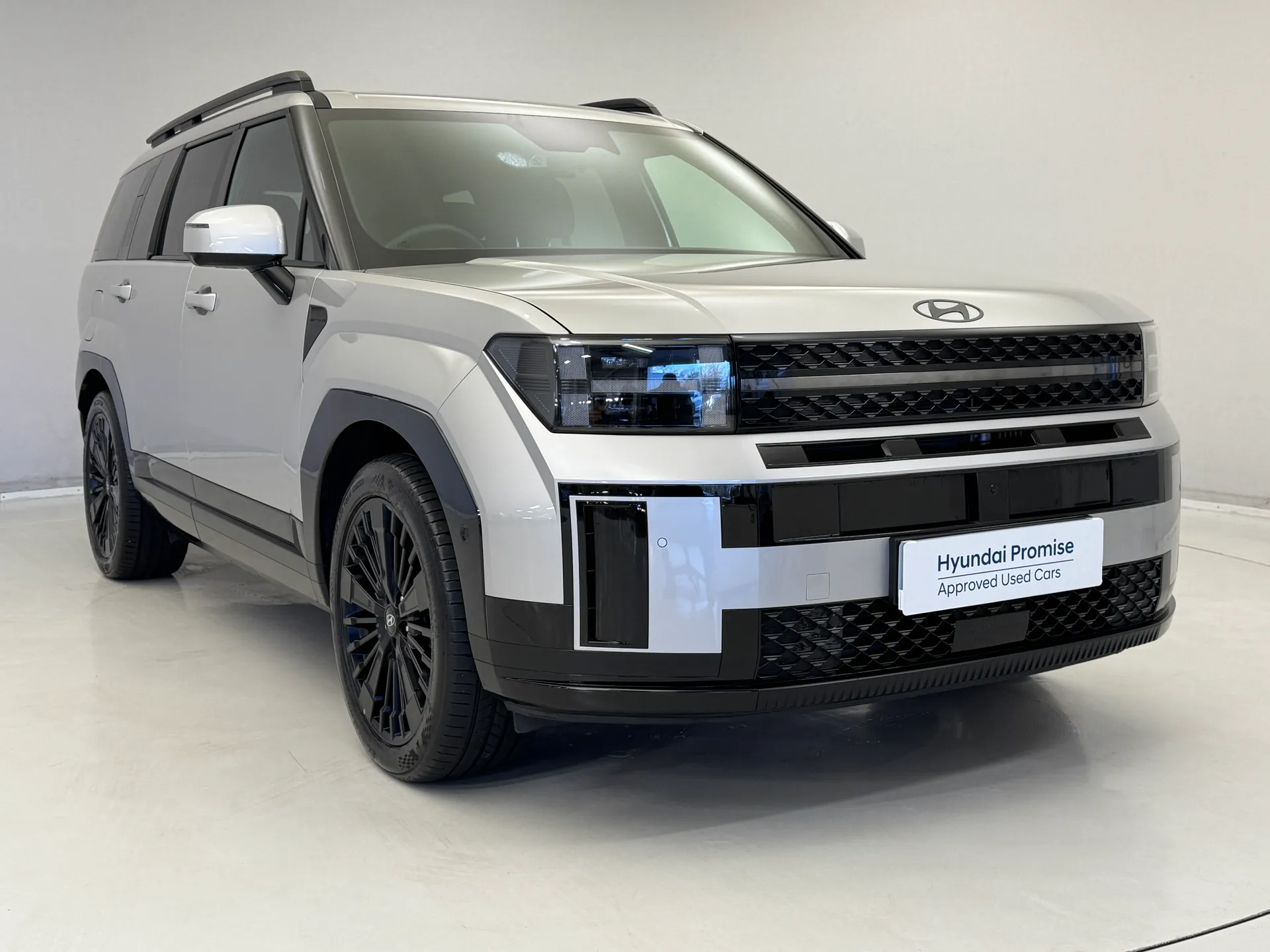 DY25XAF Hyundai Santa Fe 1.6 TGDi Plug-in Hybrid Calligraphy 5dr 4WD Auto Image #1