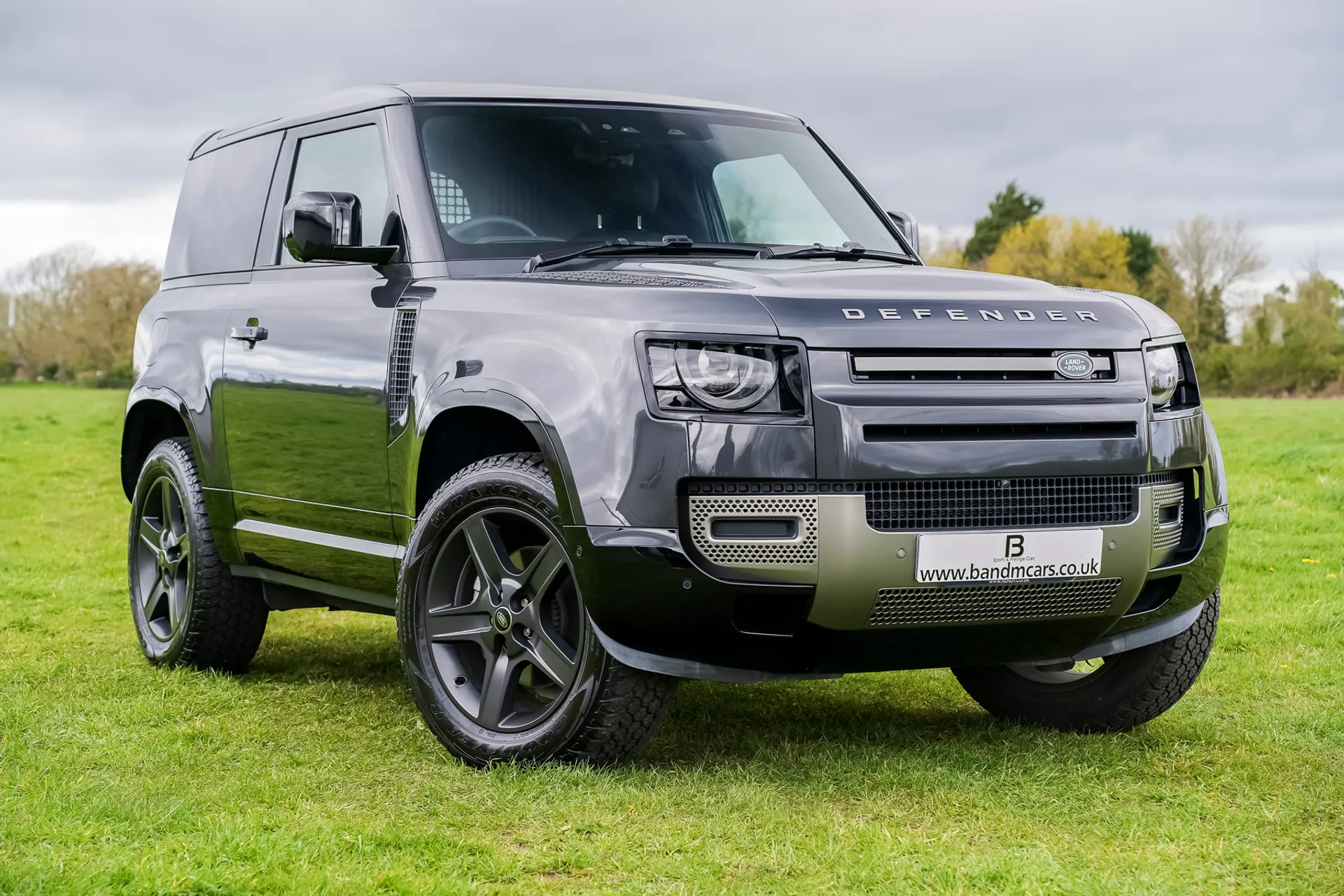 HN25ABK Land Rover Defender 3.0 D250 Hard Top X-Dynamic SE Auto Image #1