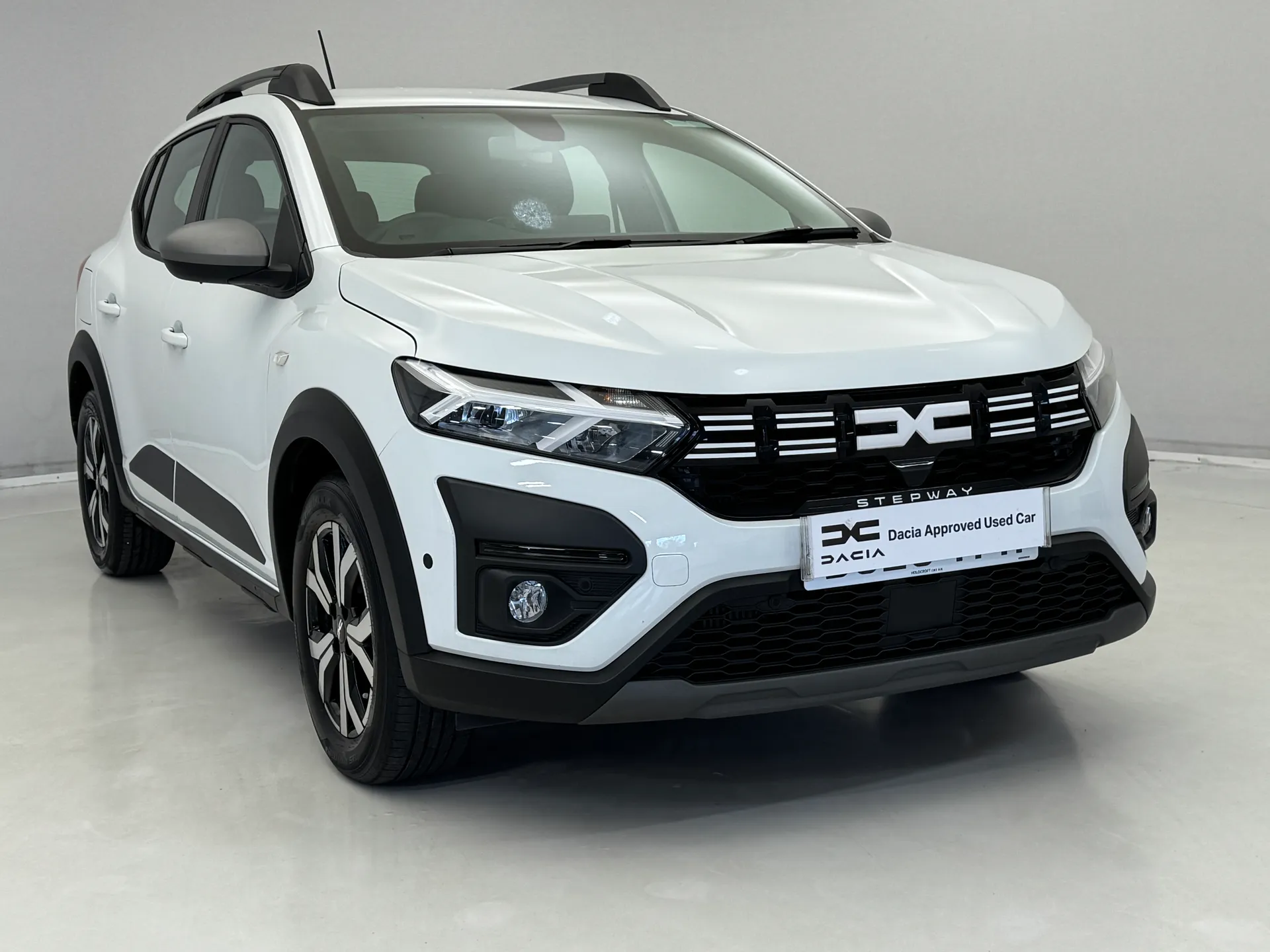 DU23YFK Dacia Sandero Stepway 1.0 TCe Bi-Fuel Journey 5dr Image #1