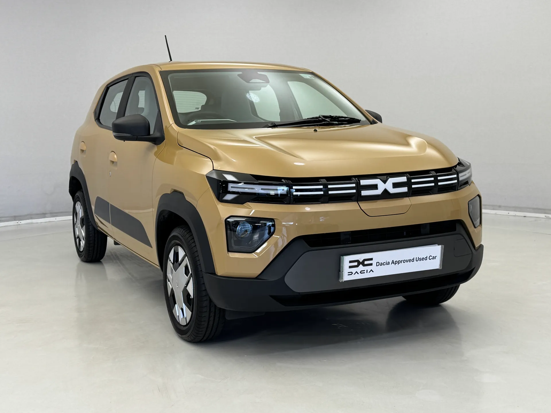 YE25LUB Dacia Spring 27kWh Expression 45 33kW 5dr Auto Image #1