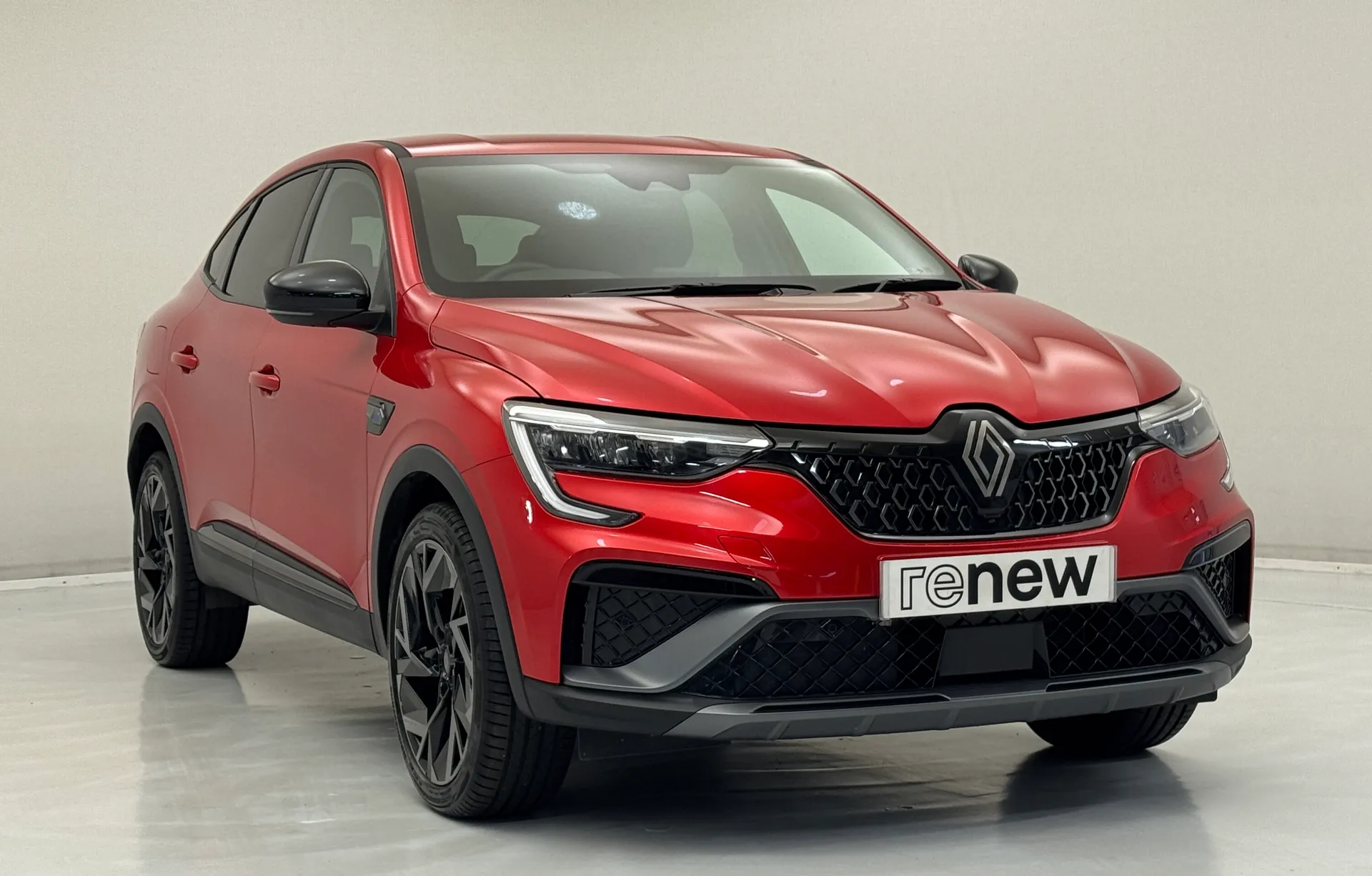 HN74TVX Renault ARKANA 1.6 E-Tech FHEV 145 Esprit Alpine 5dr Auto Image #1