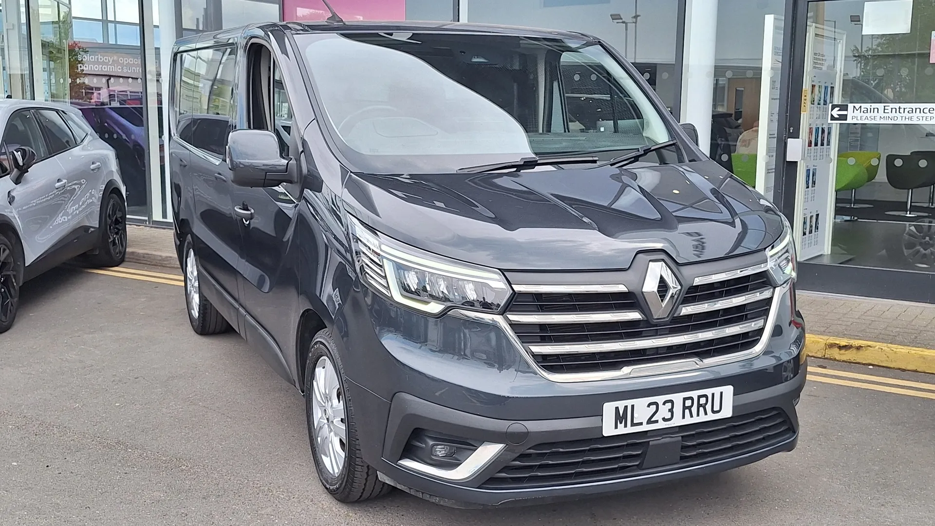 ML23RRU Renault Trafic SL28 Blue dCi 130 Sport Van Image #1