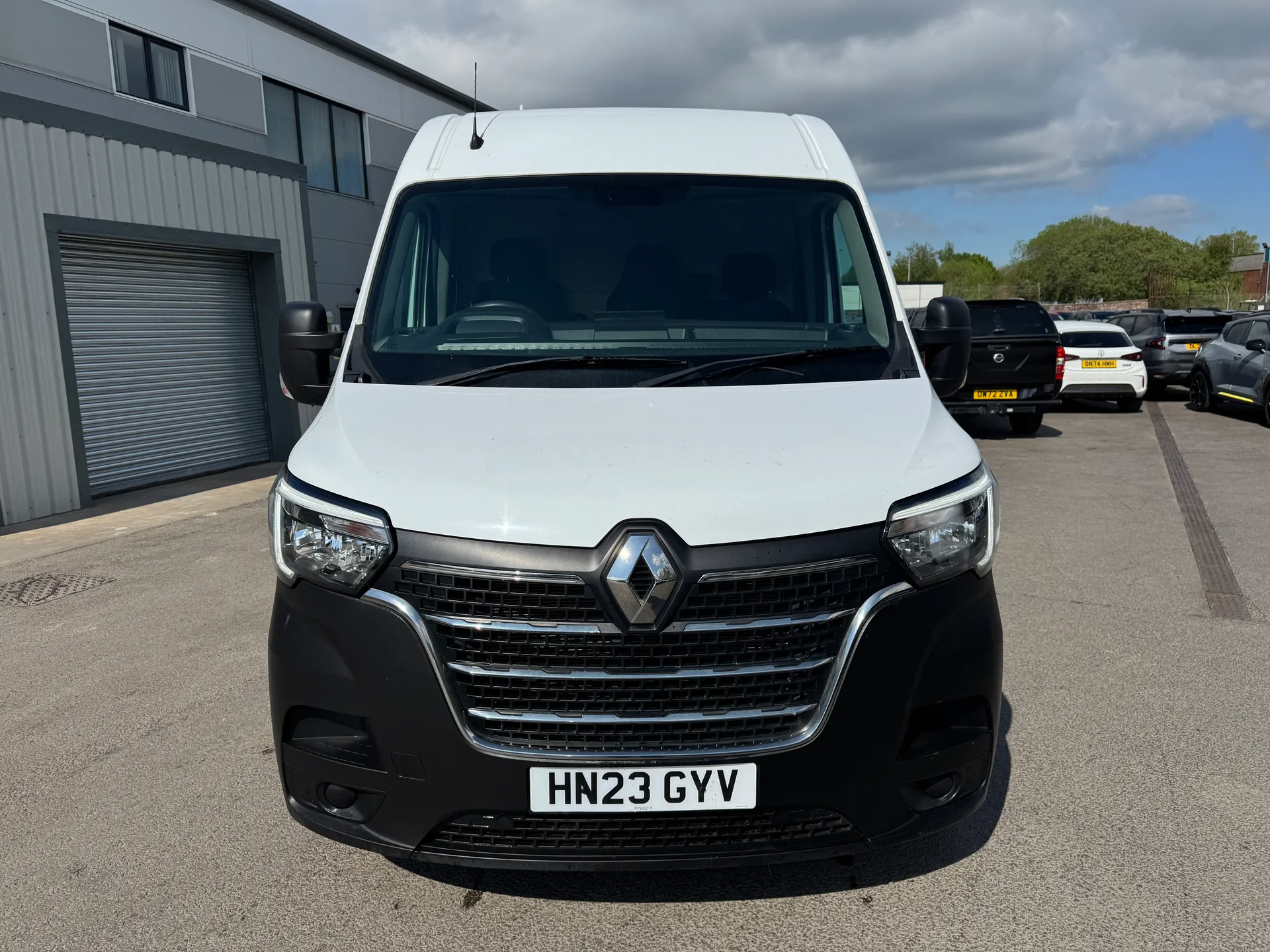 HN23GYV Renault Master LM35dCi 135 Business+ Medium Roof Van Image #1