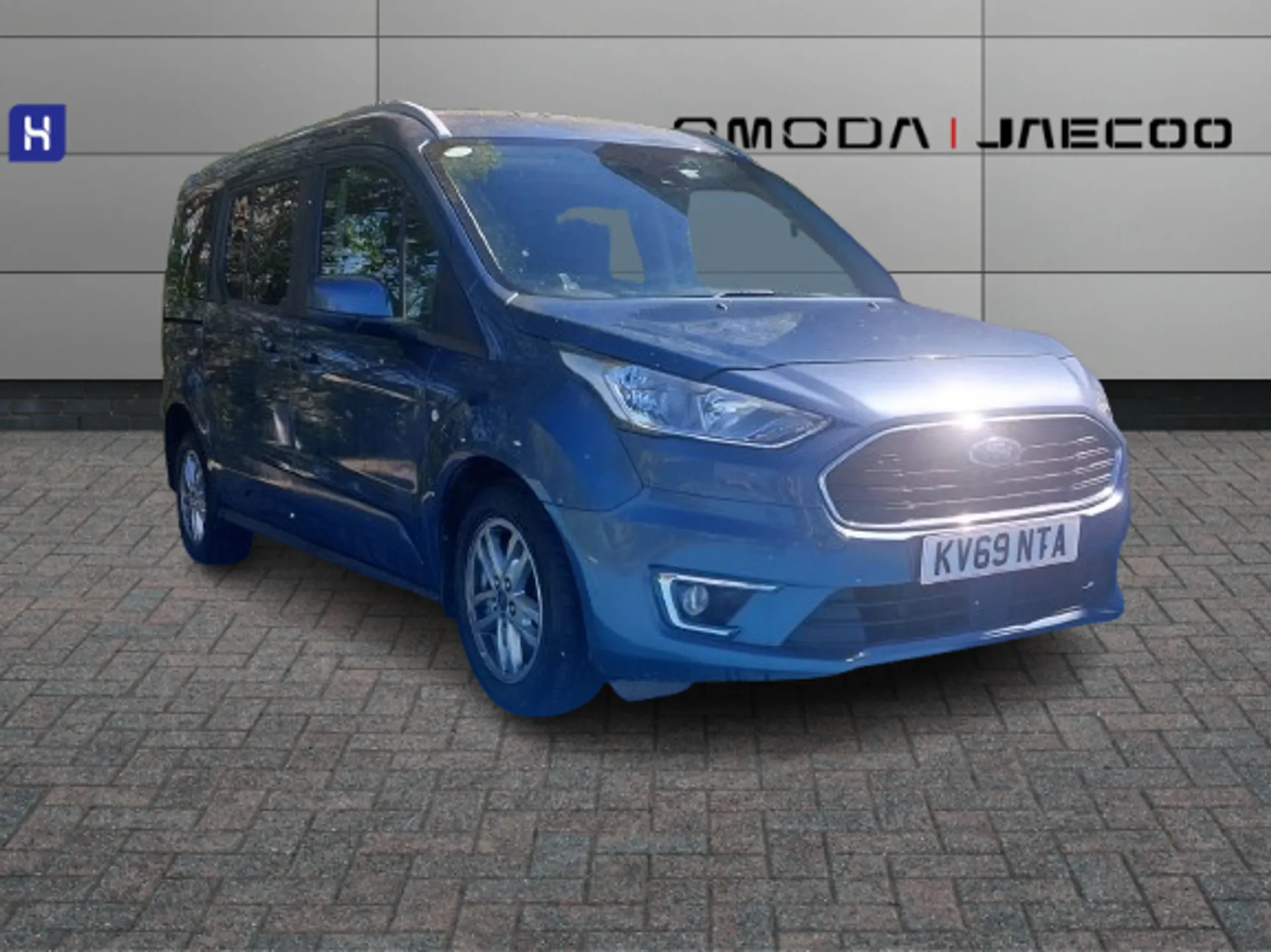 KV69NTA Ford Grand Tourneo Connect 1.5 EcoBlue 120 Titanium 5dr Image #1