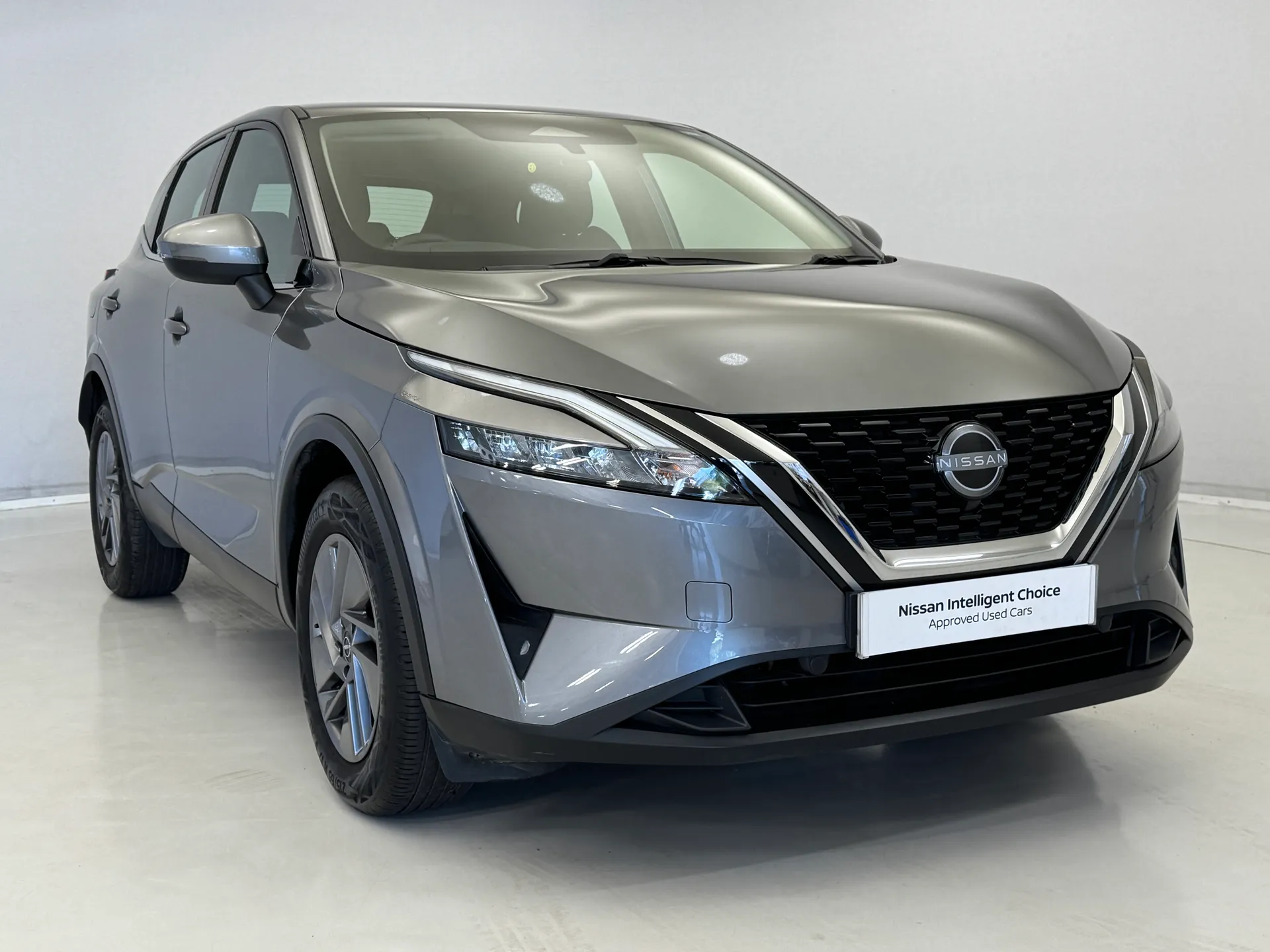 DU23CCV Nissan Qashqai 1.3 DiG-T MH Acenta Premium 5dr Image #1