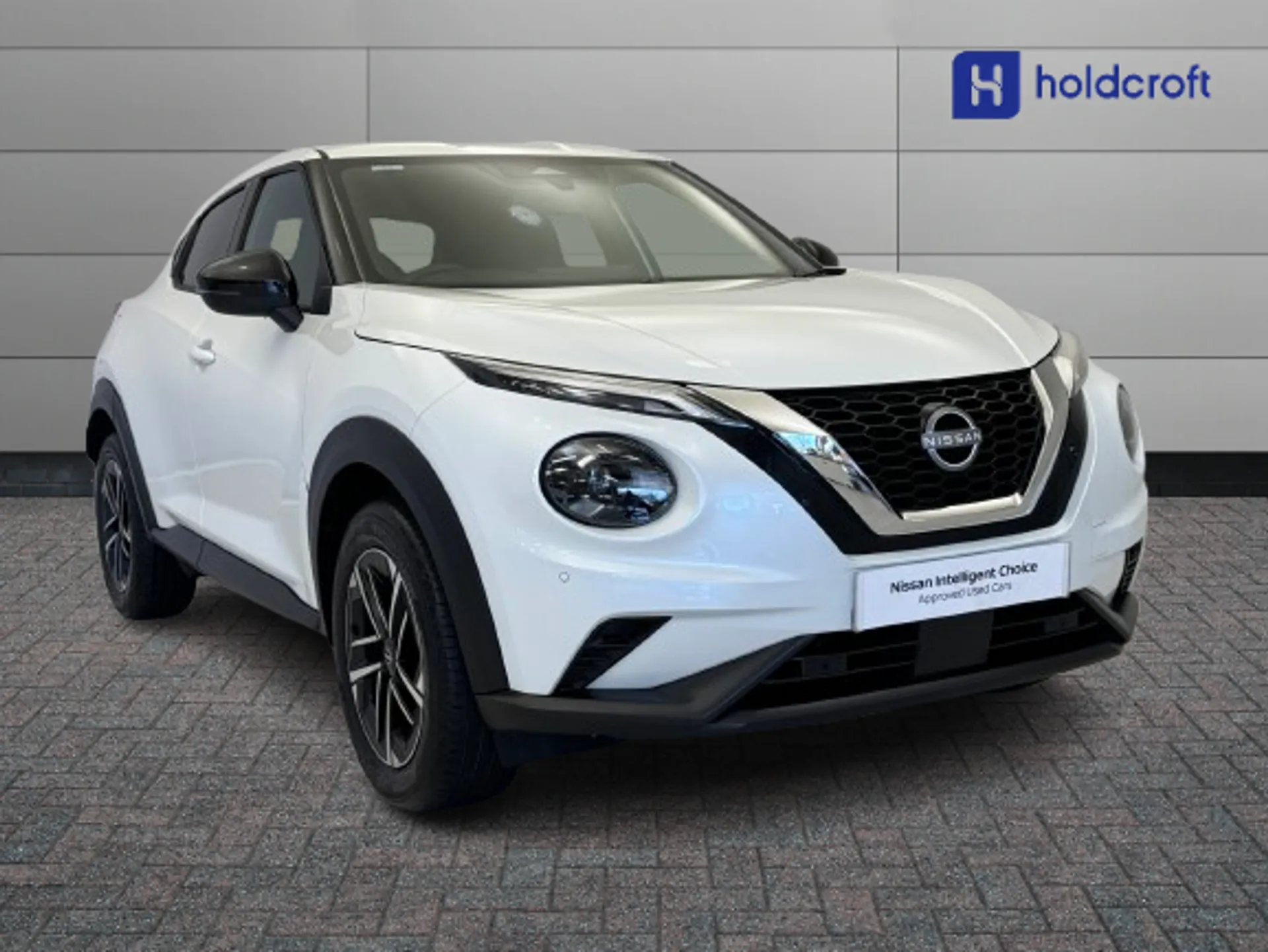 DV73FDD Nissan Juke 1.0 DiG-T 114 N-Connecta 5dr Image #1