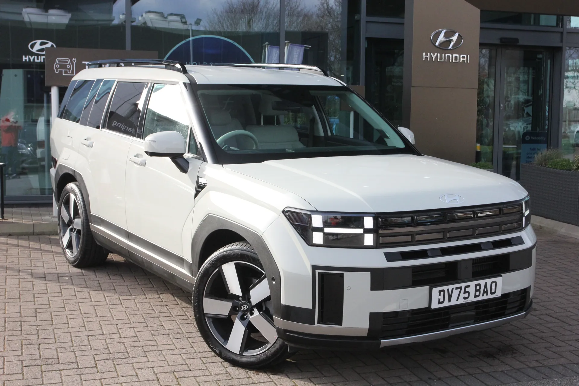 DV75BAO Hyundai Santa Fe 1.6 TGDi Plug-in Hybrid Ultimate 5dr 4WD Auto Image #1
