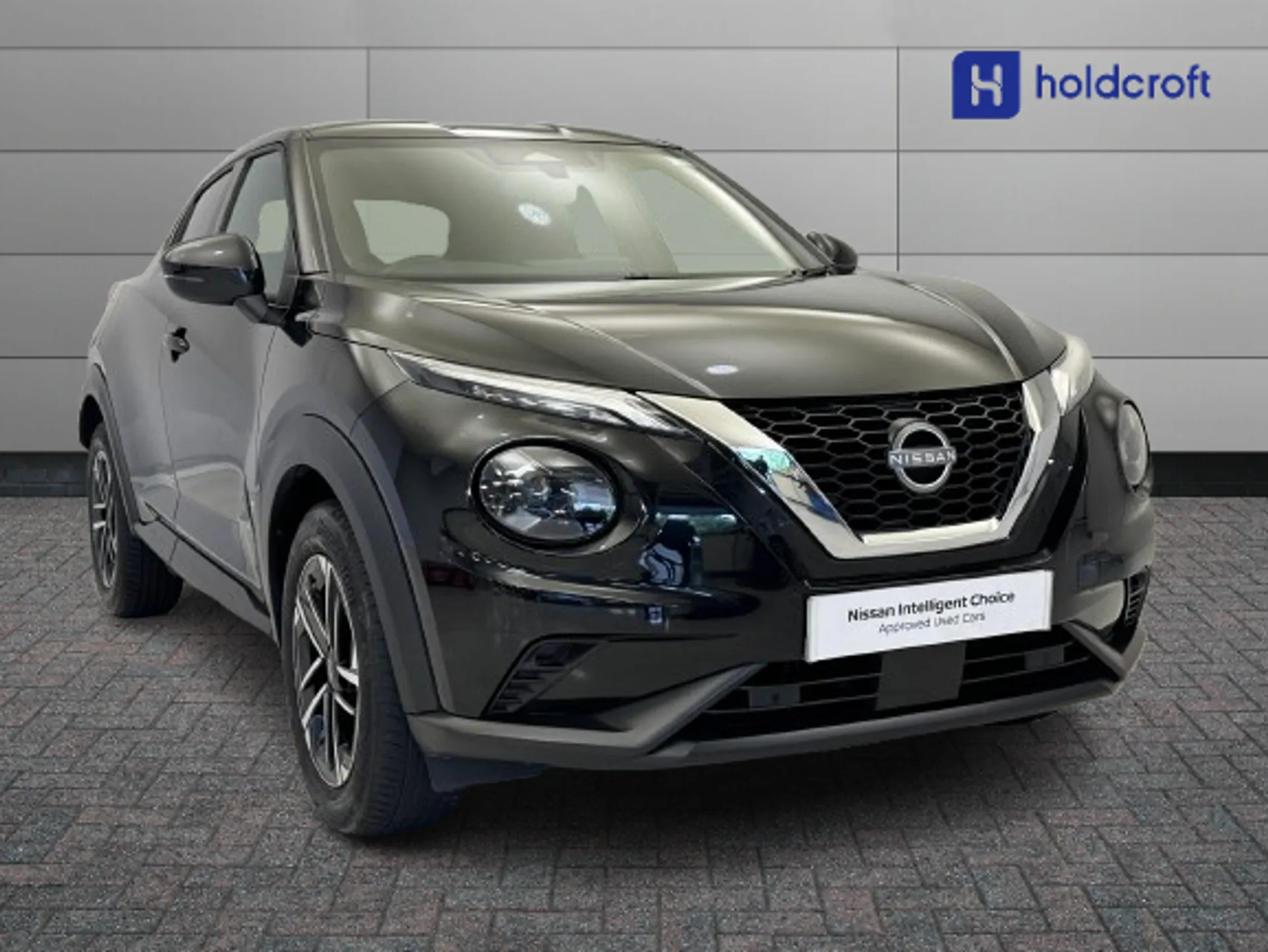 DS25ZVH Nissan Juke 1.0 DiG-T N-Connecta 5dr DCT Image #1