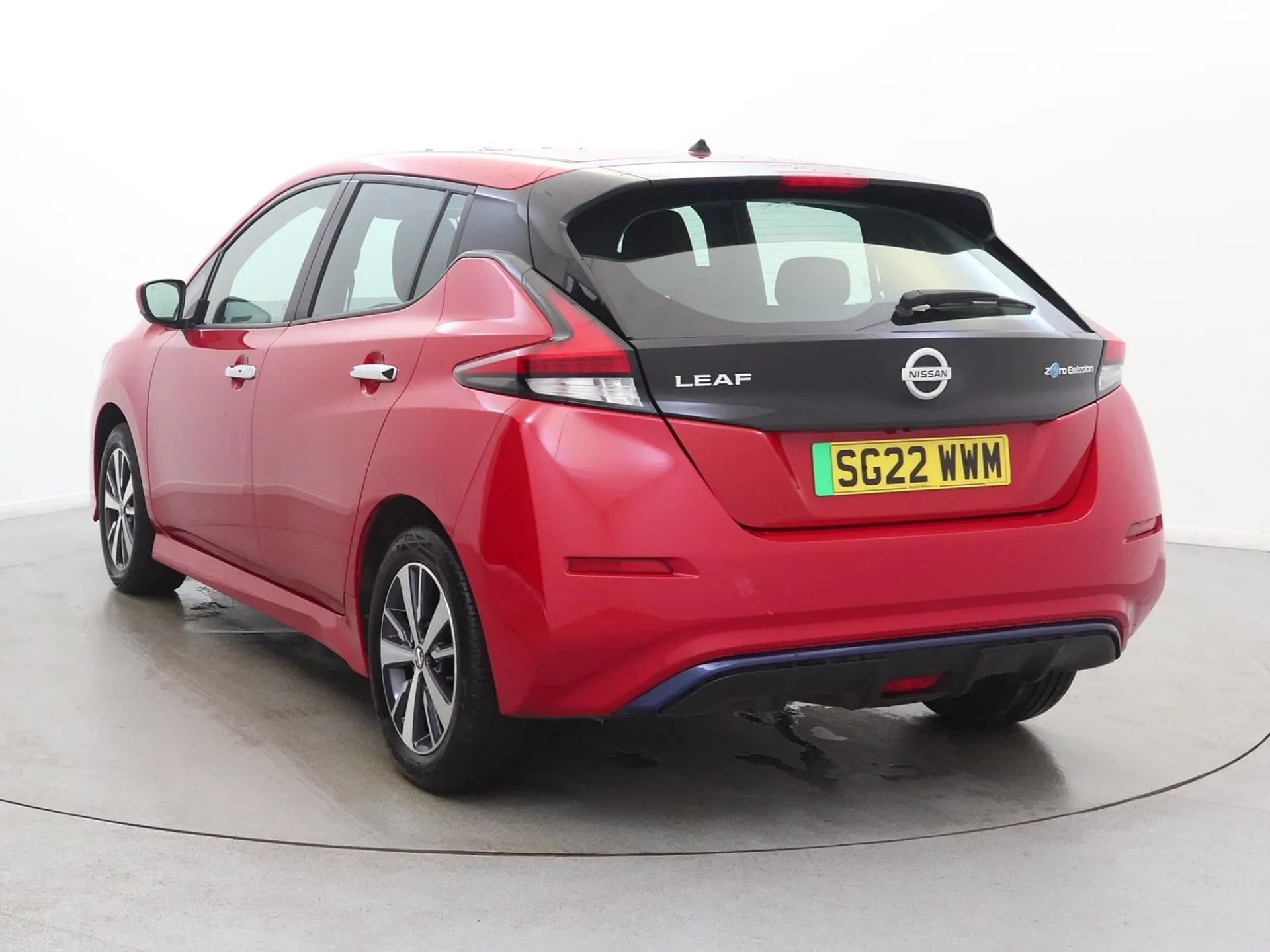 2022 Nissan Leaf thumbnail 7