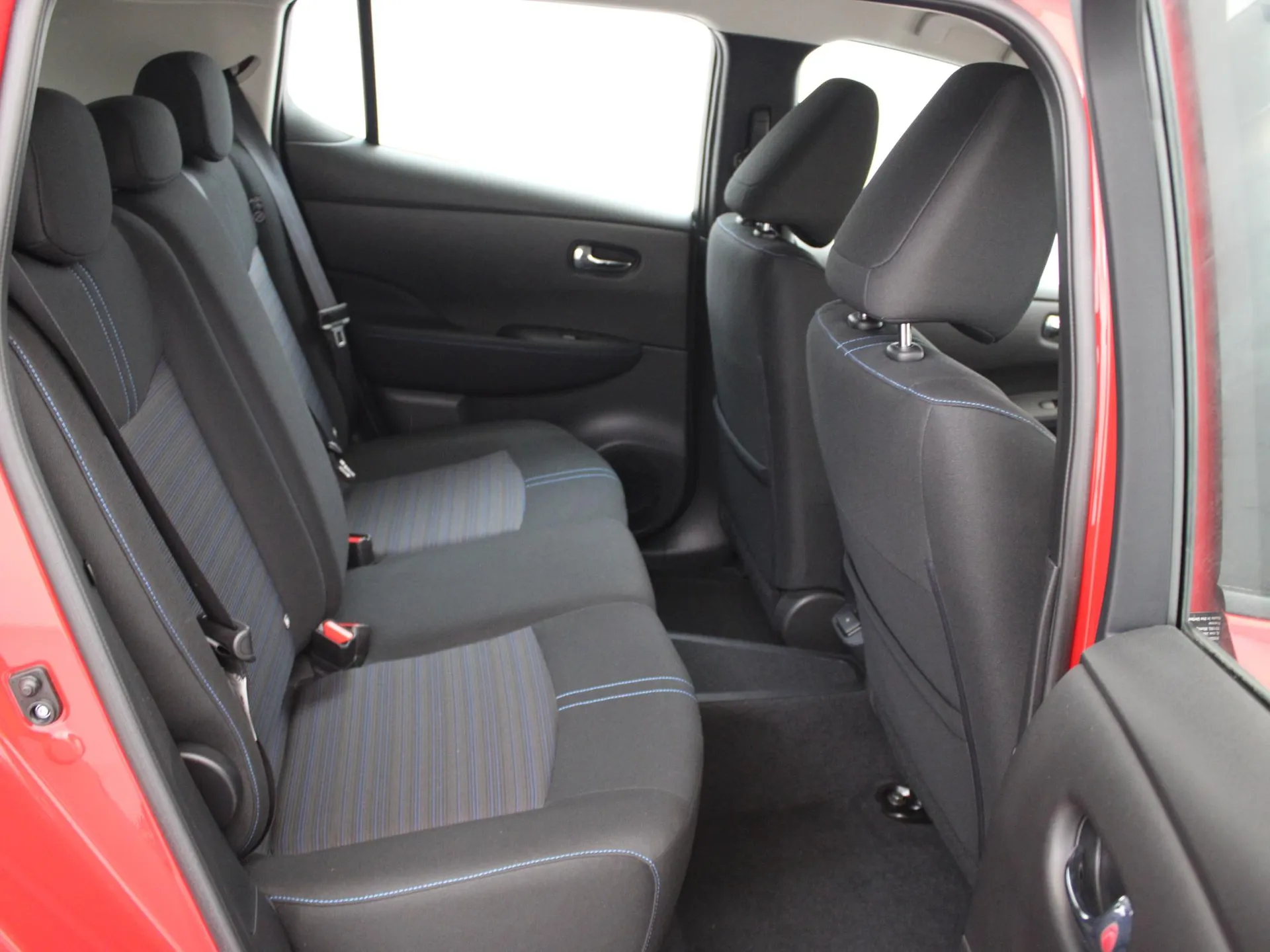 2022 Nissan Leaf thumbnail 12