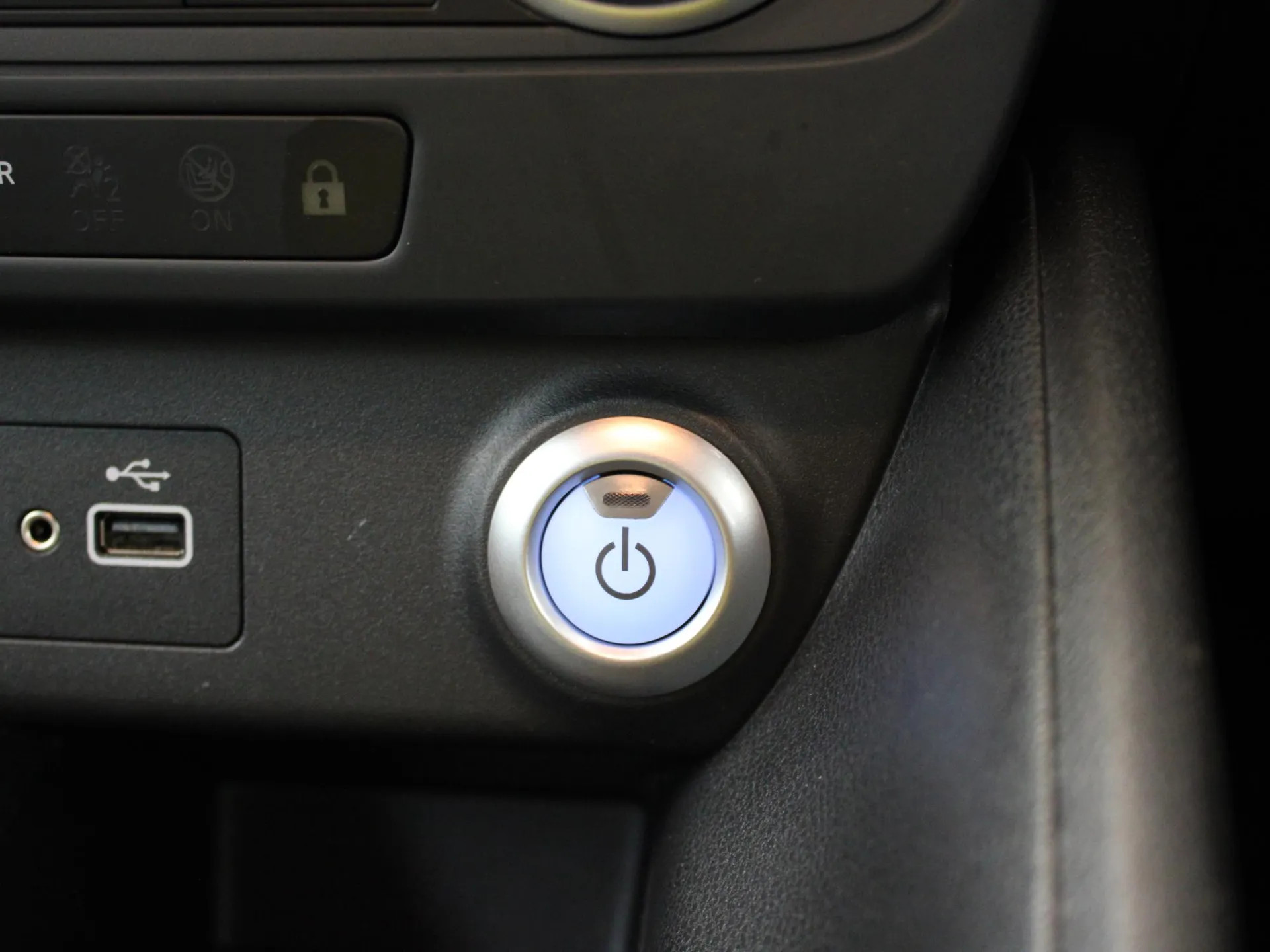 2022 Nissan Leaf thumbnail 16