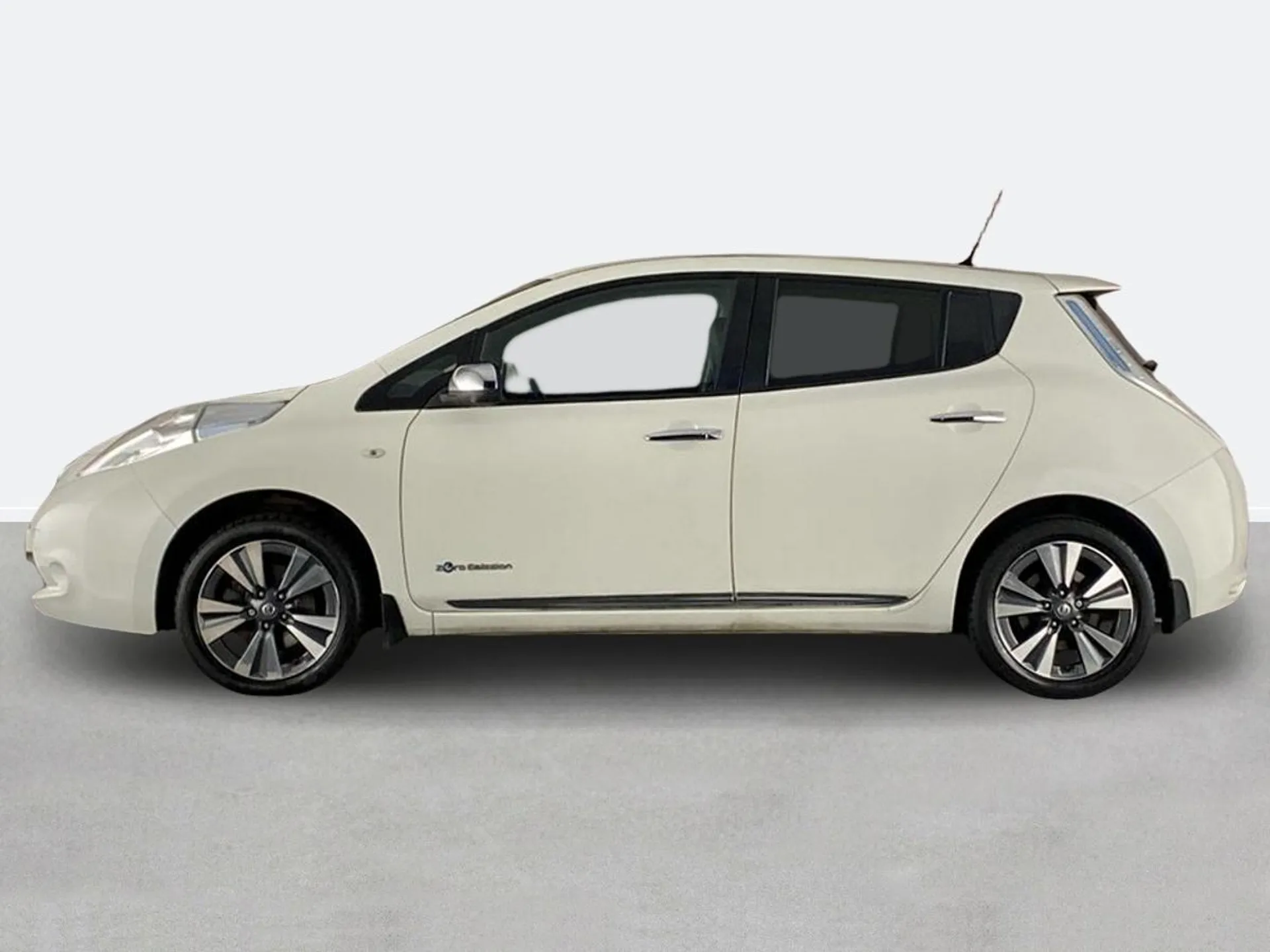 2016 Nissan Leaf thumbnail 6