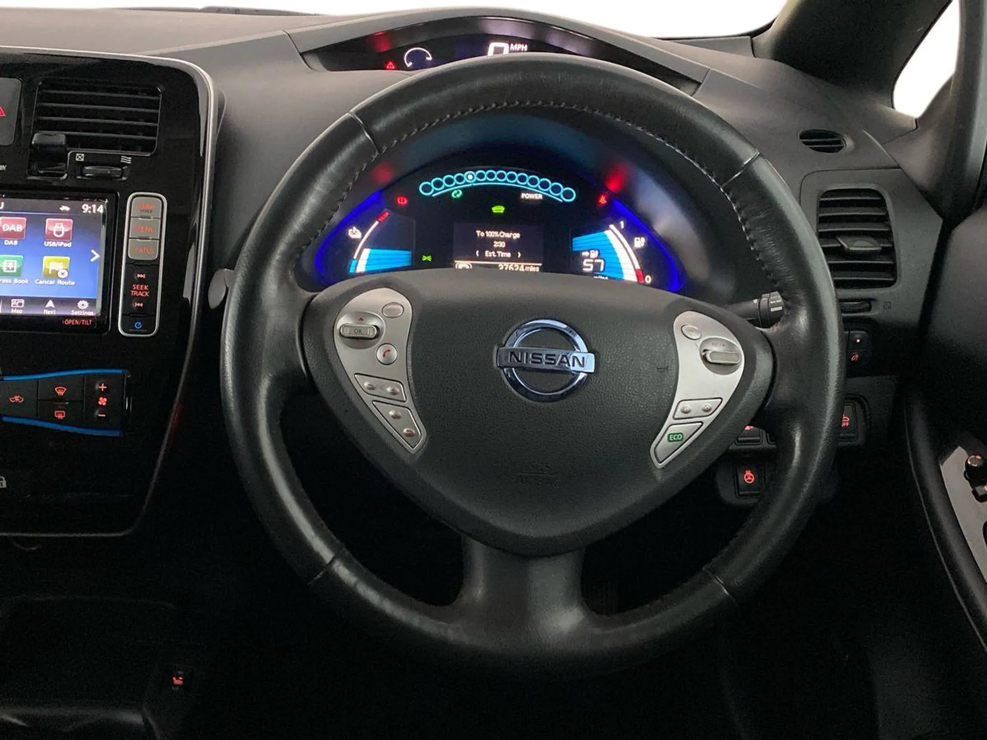 2016 Nissan Leaf thumbnail 11