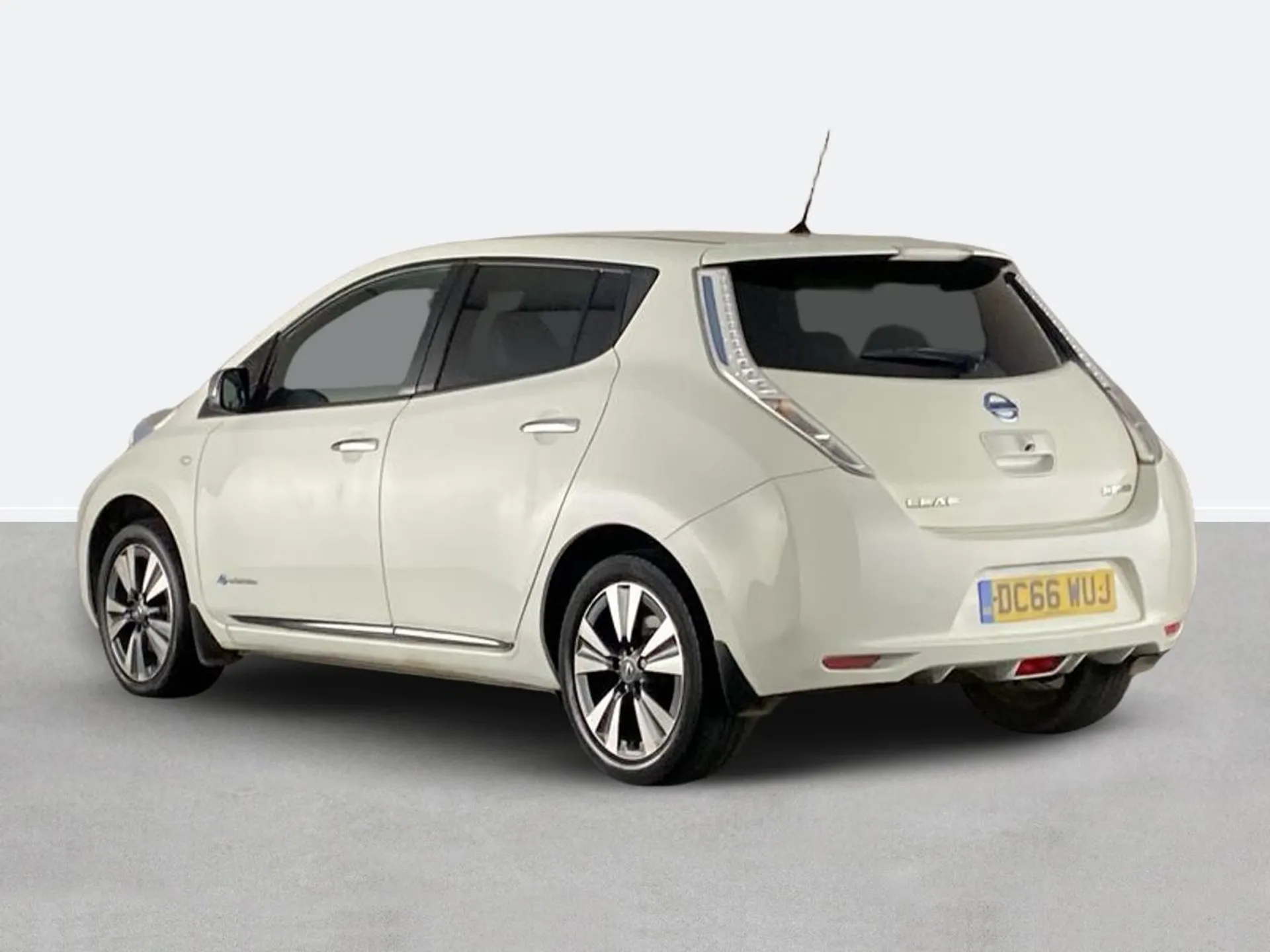 2016 Nissan Leaf thumbnail 5