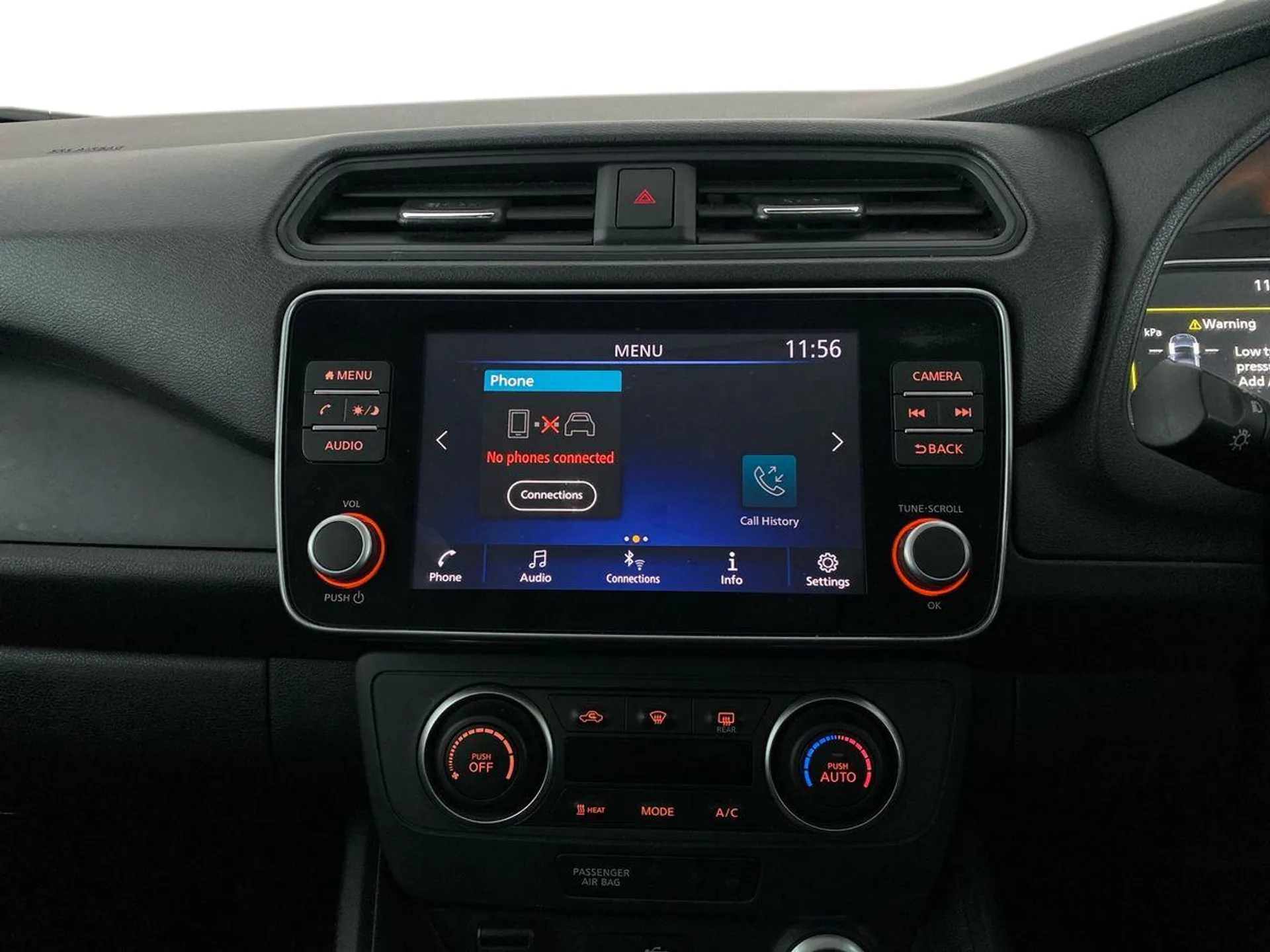 2023 Nissan Leaf thumbnail 10