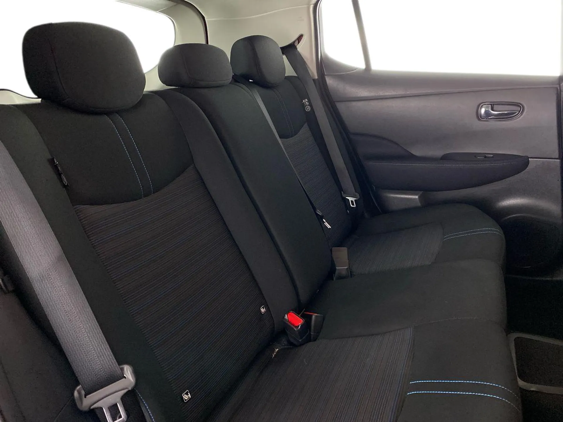 2023 Nissan Leaf thumbnail 15