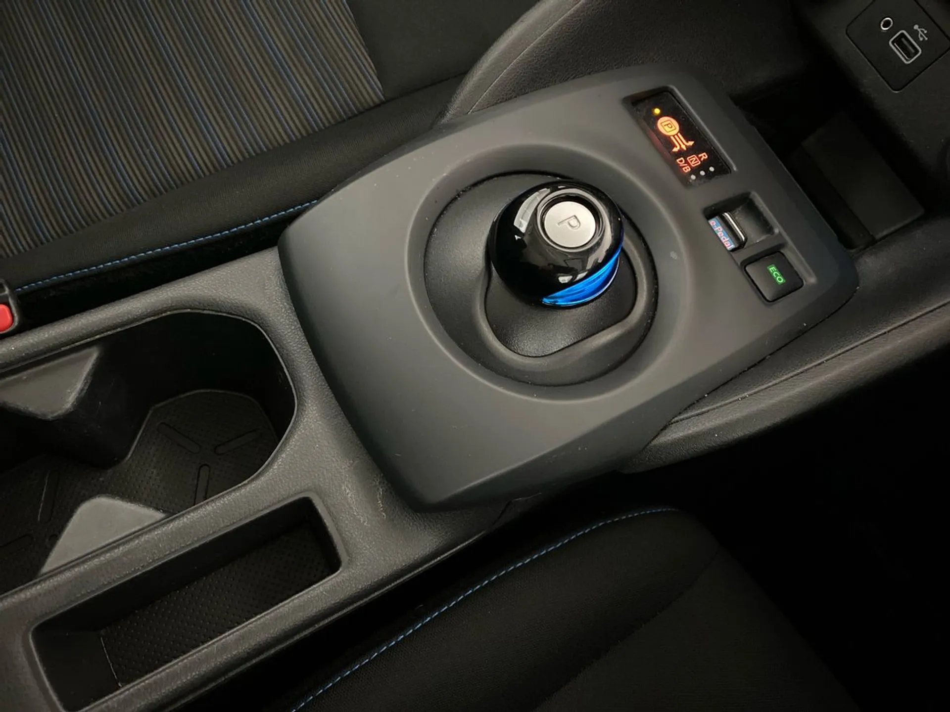2023 Nissan Leaf thumbnail 16