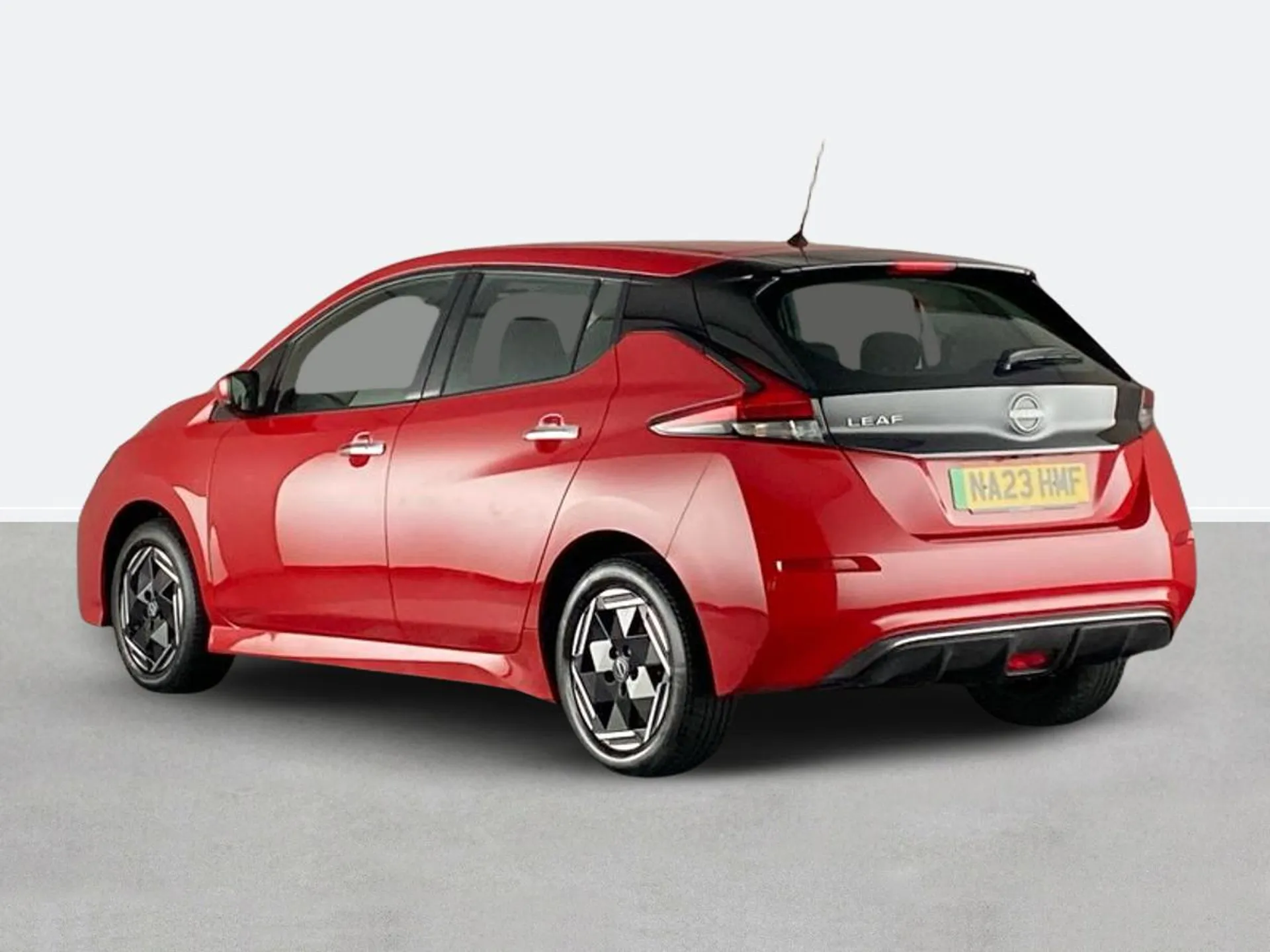 2023 Nissan Leaf thumbnail 5